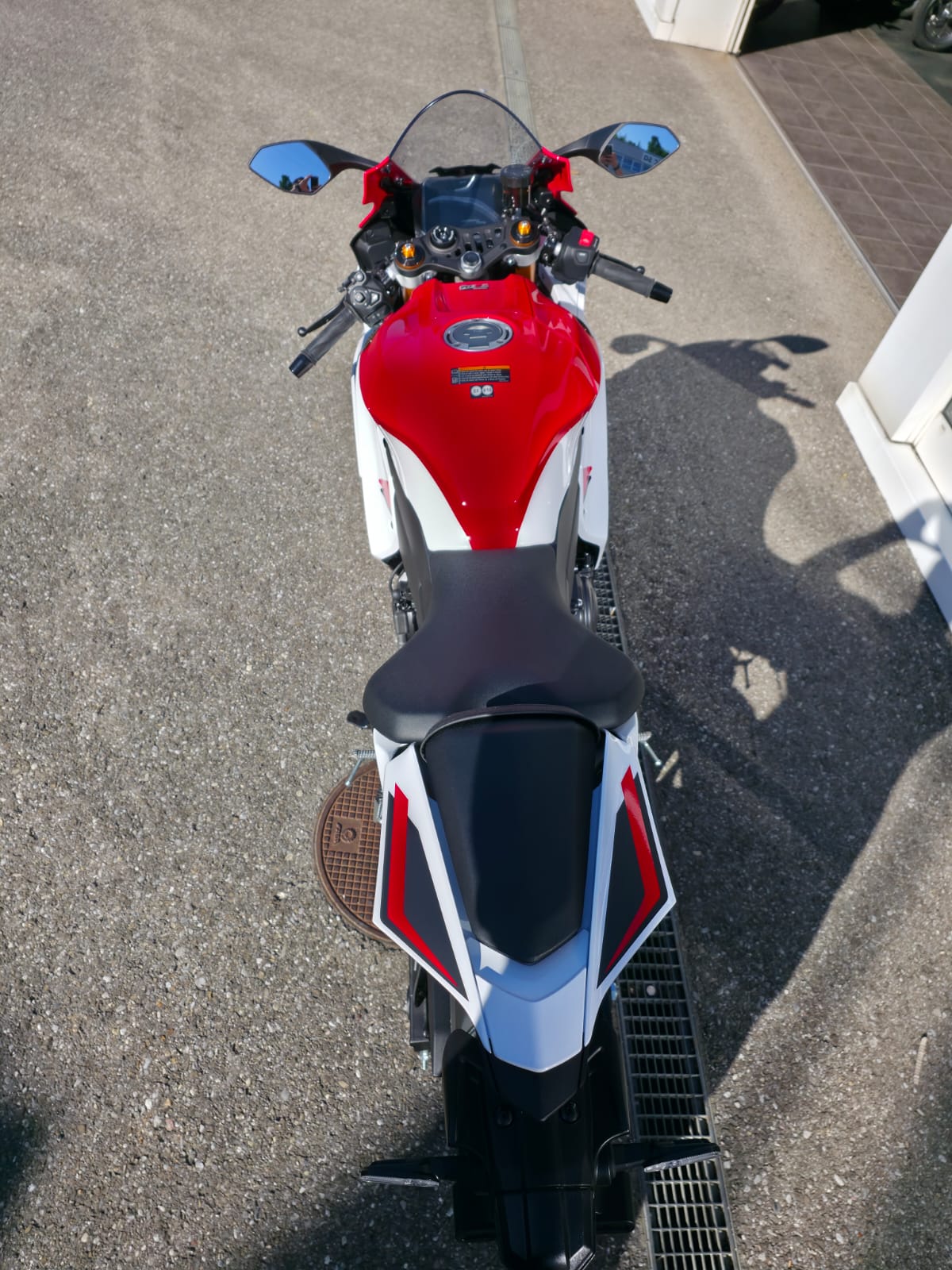 YAMAHA YZF-R7 70TH ANNIVERSAIRE-image-4