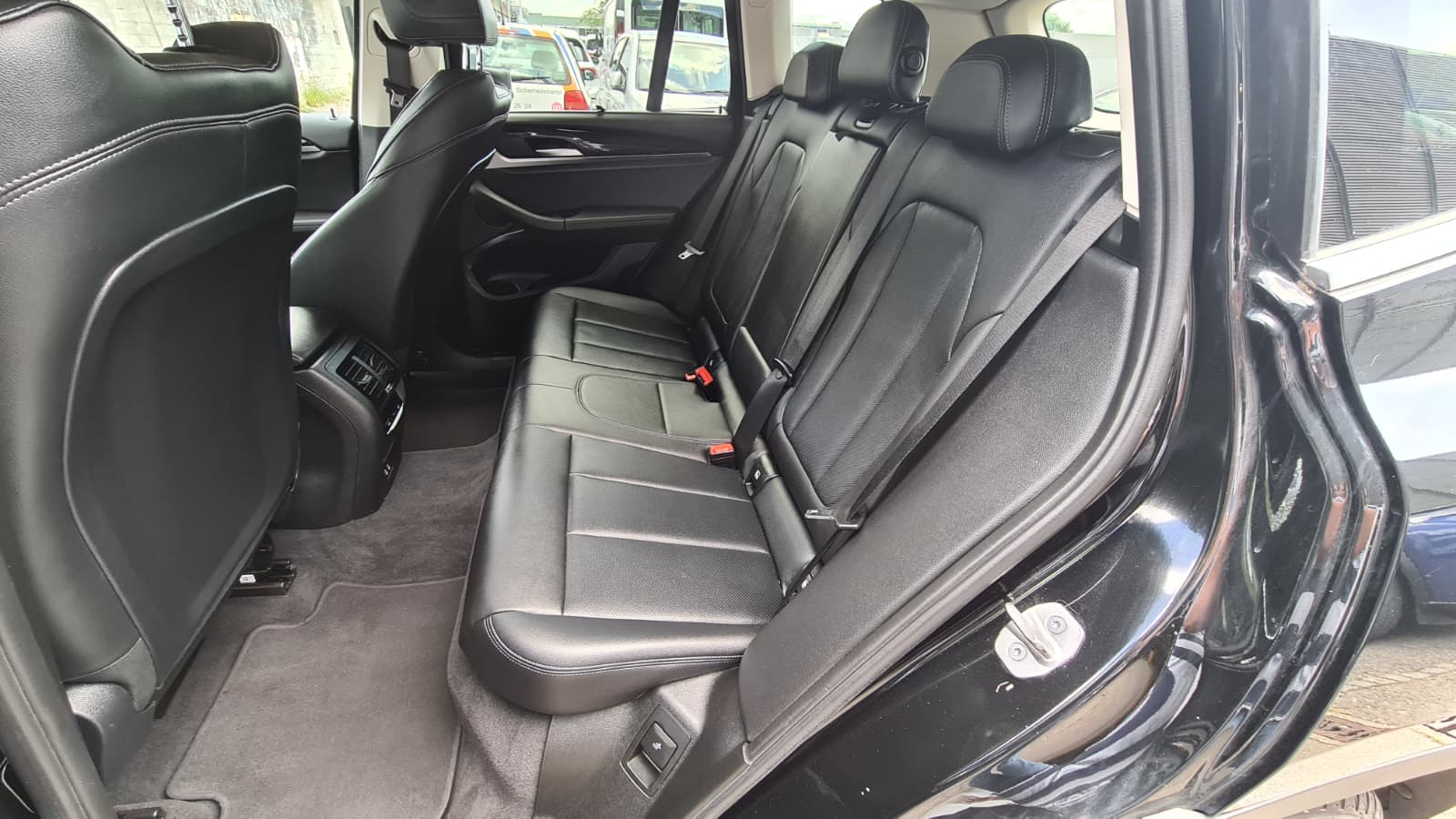 BMW X3 xDrive 48V 20d ** Voll-Leder ** Gr-Navi ** RF-Kamera ** Abstandsregelsysteme ** Sitzheizung mit Sport Sitz ** Modell 2023 **-image-18