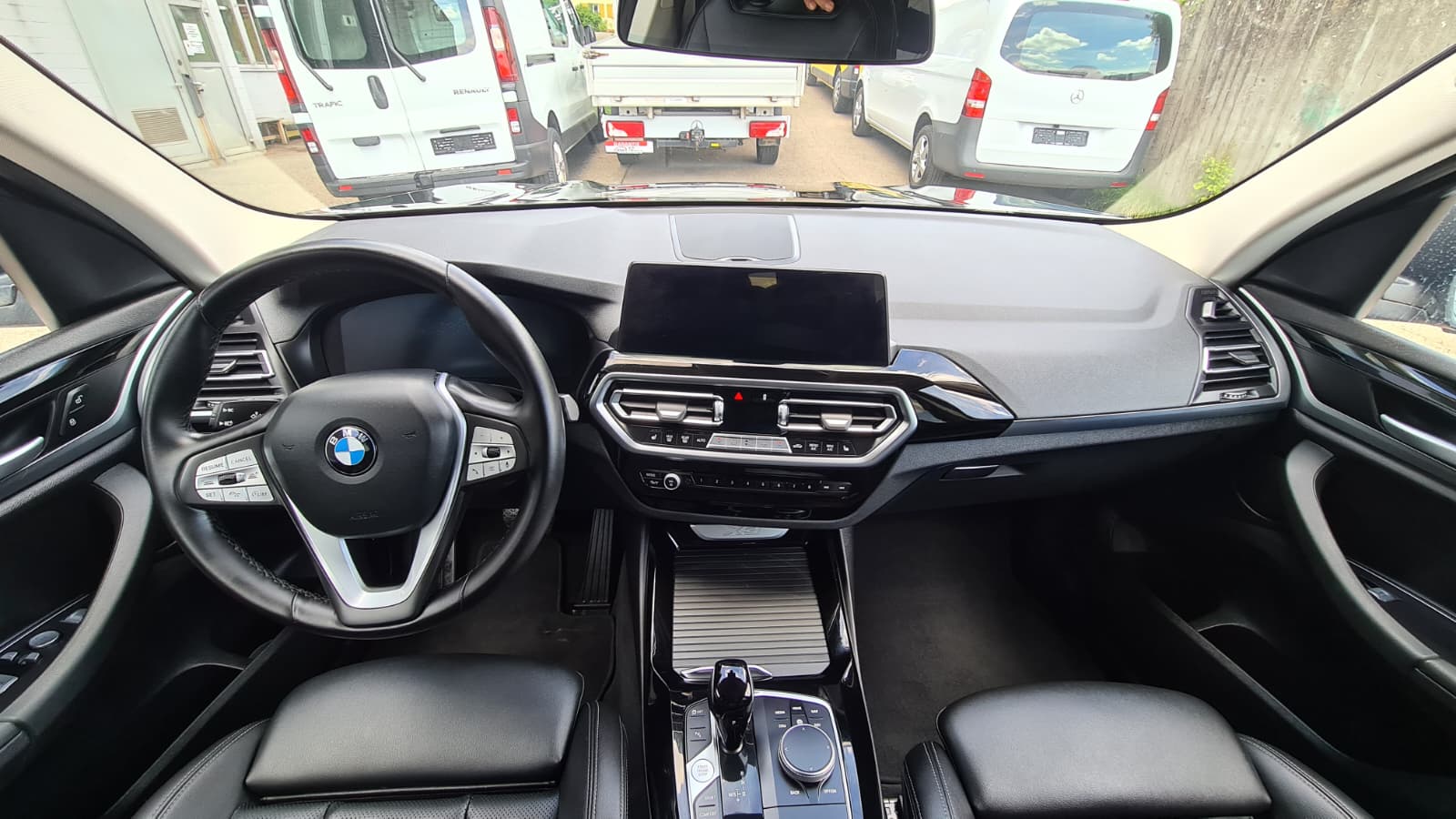 BMW X3 xDrive 48V 20d ** Voll-Leder ** Gr-Navi ** RF-Kamera ** Abstandsregelsysteme ** Sitzheizung mit Sport Sitz ** Modell 2023 **-image-16