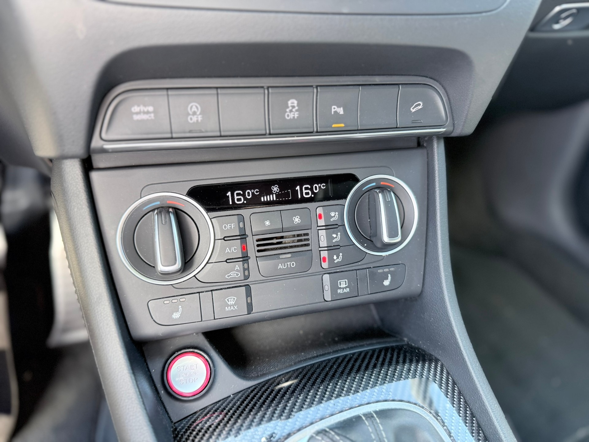 AUDI RS Q3 2.5 TFSI performance quattro S-tronic-image-12