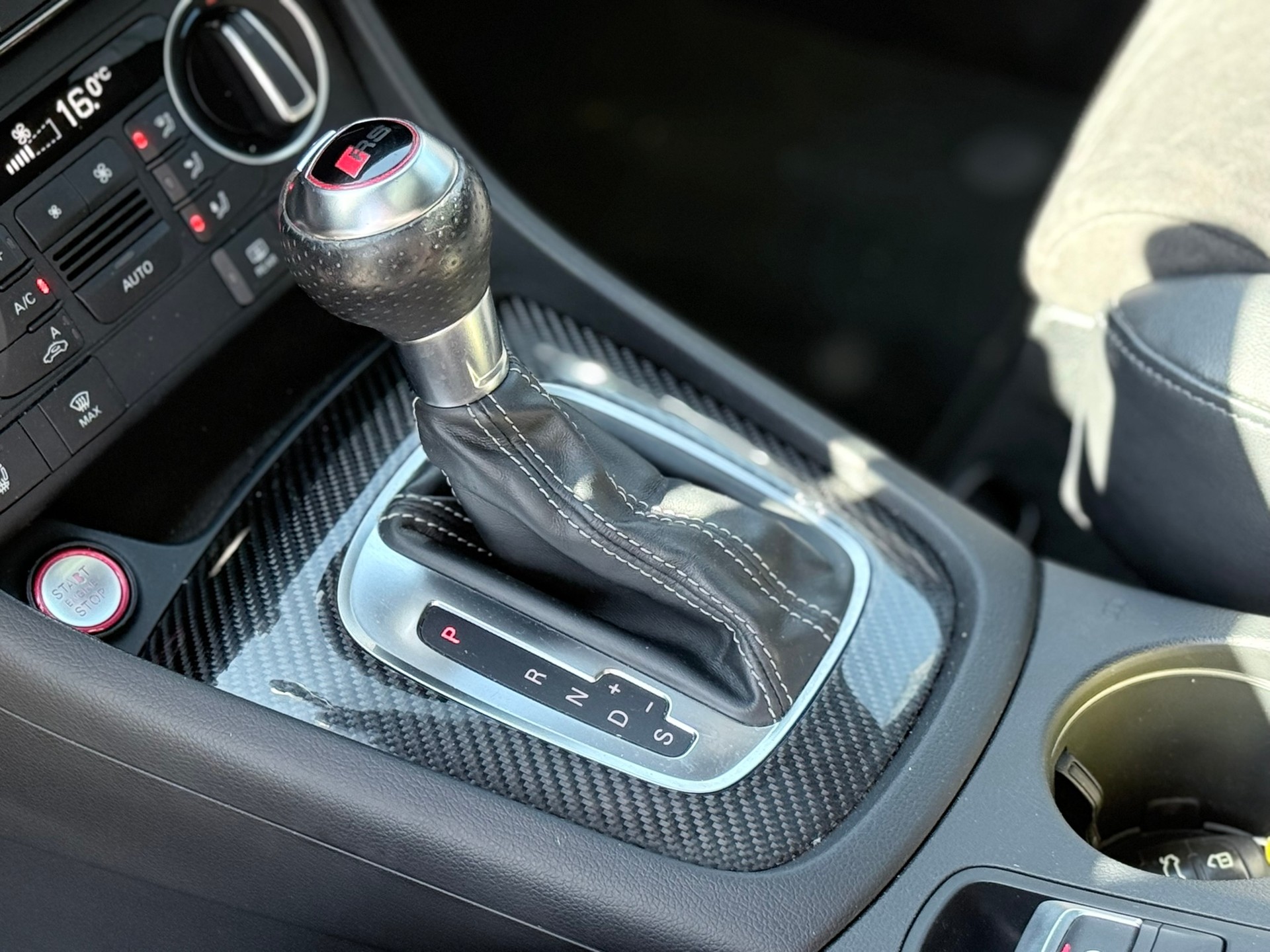 AUDI RS Q3 2.5 TFSI performance quattro S-tronic-image-13