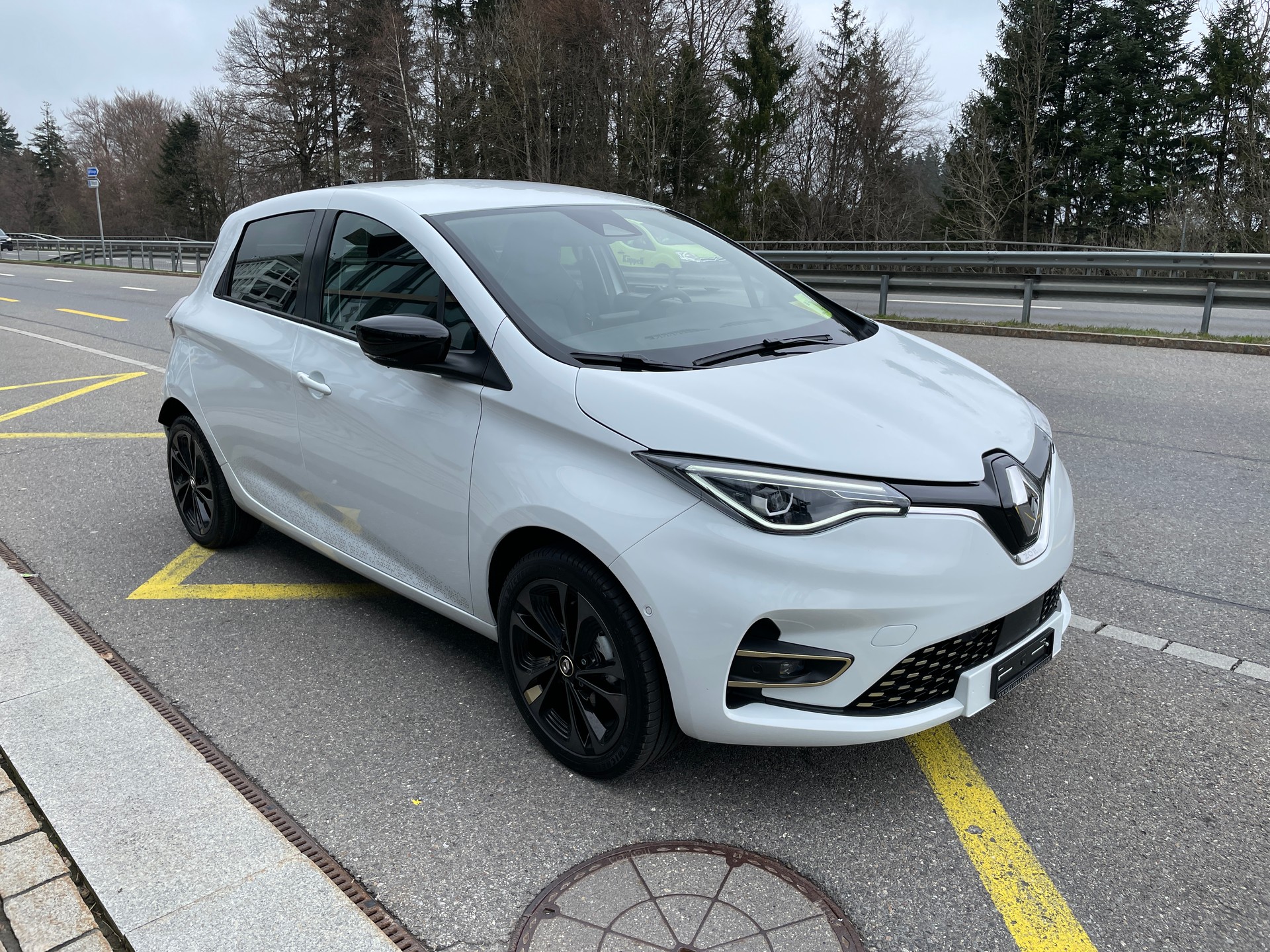 RENAULT Zoe R135 (incl. Batterie) Iconic-showroom-element-2