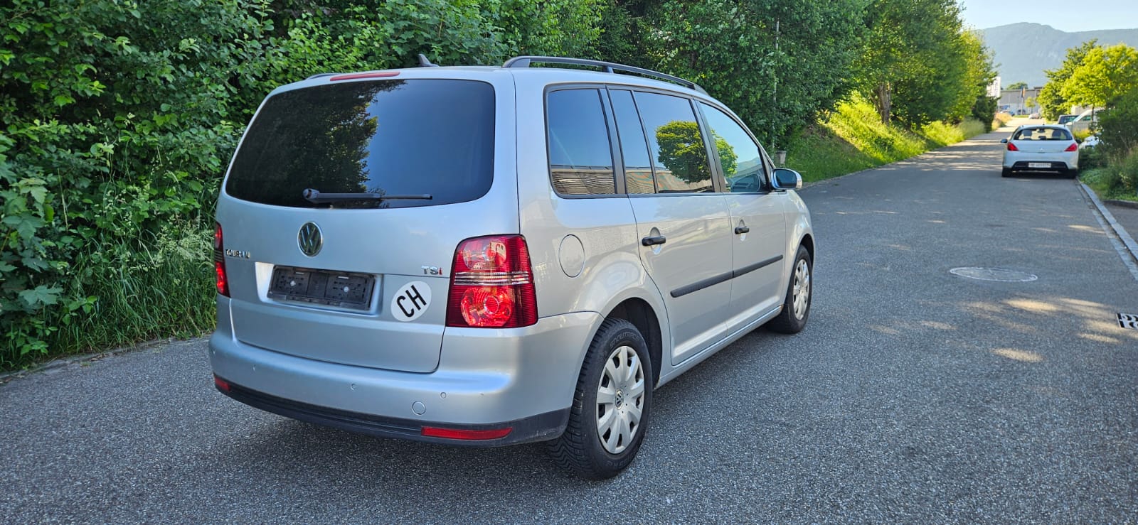 VW Touran 1.4 TSI Highline-image-2