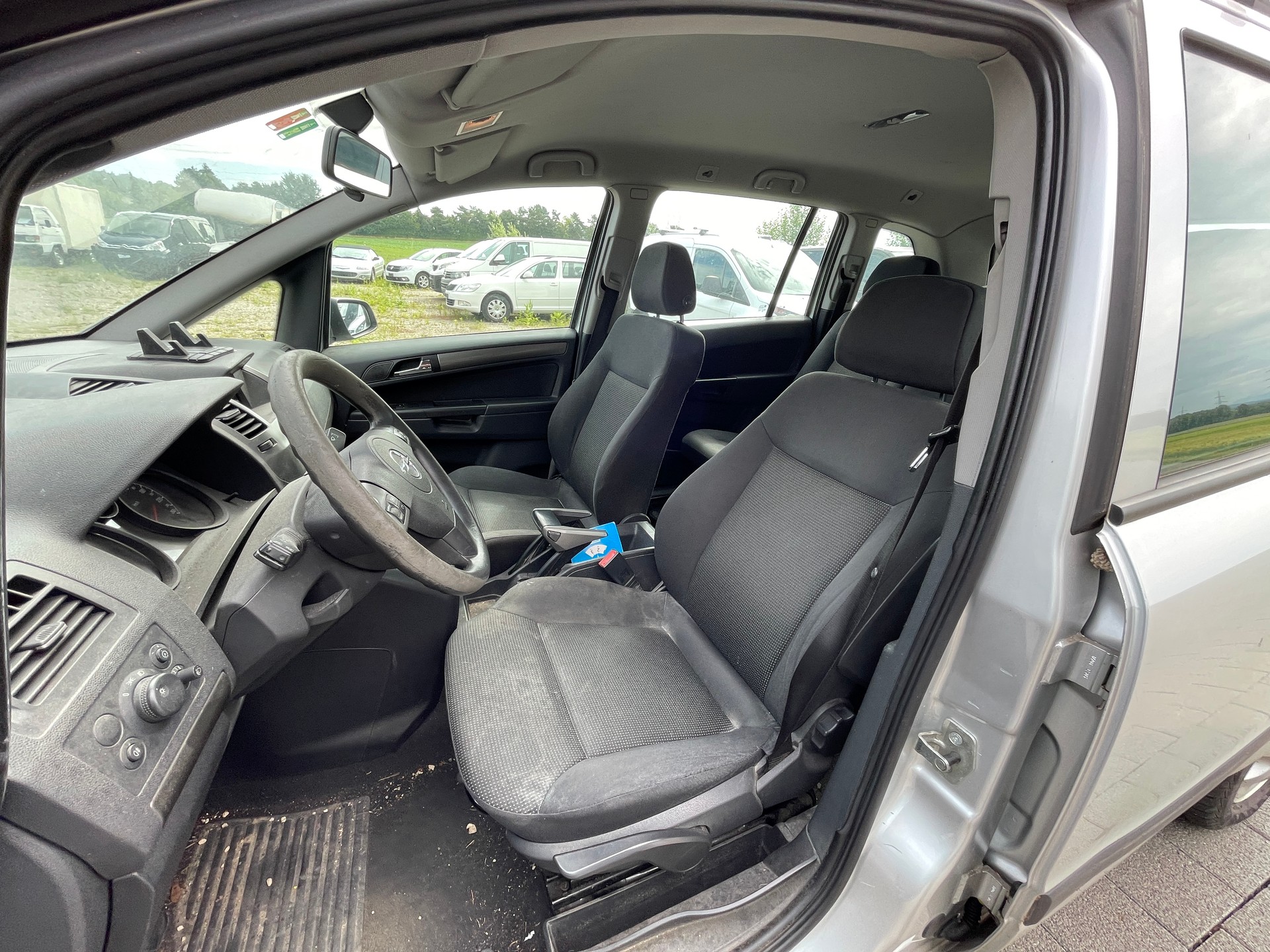 OPEL Zafira 1.8i 16V Cosmo-image-10