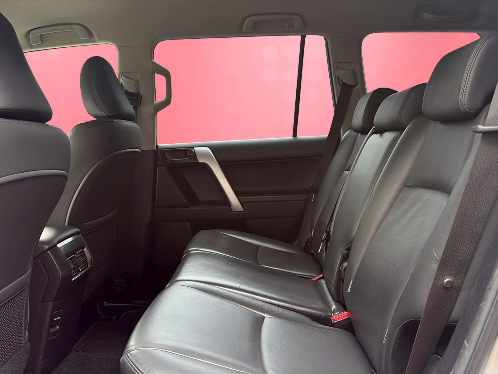 TOYOTA Land Cruiser 3.0 D-4D Linea Luna-image-6