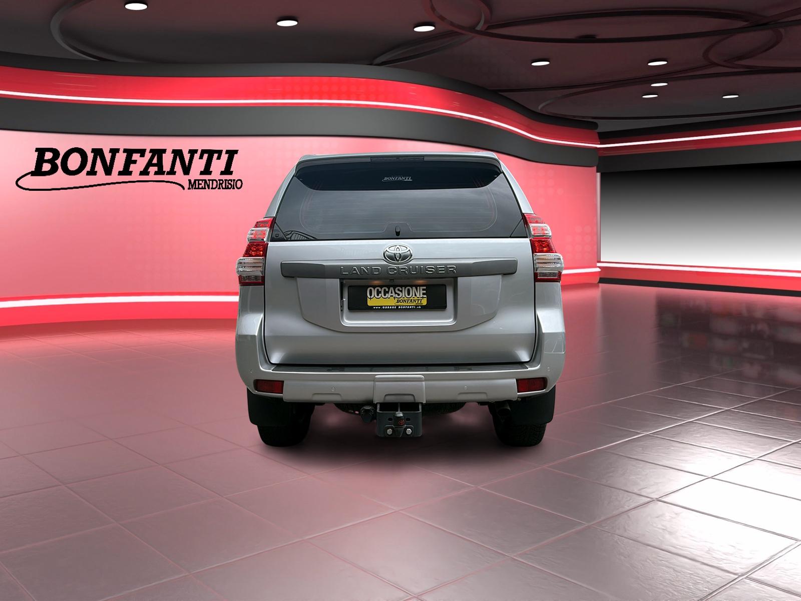 TOYOTA Land Cruiser 3.0 D-4D Linea Luna-image-8