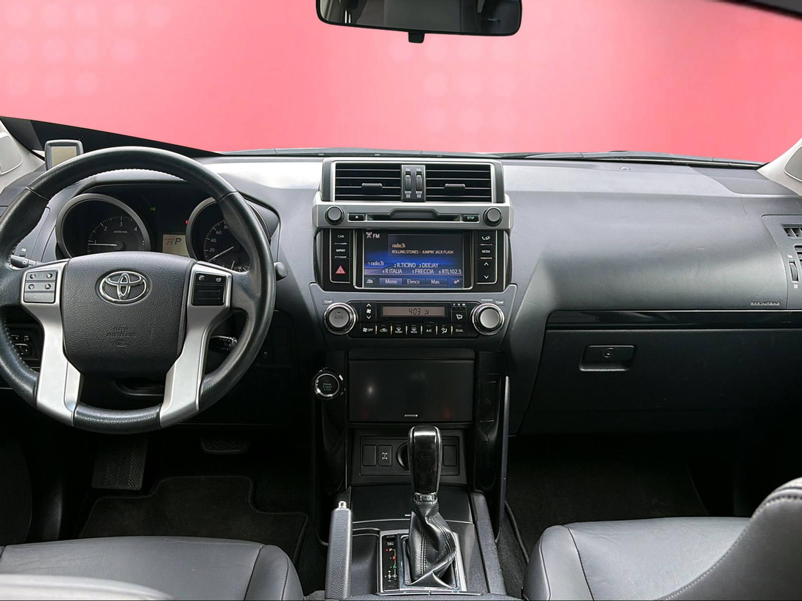 TOYOTA Land Cruiser 3.0 D-4D Linea Luna-image-11