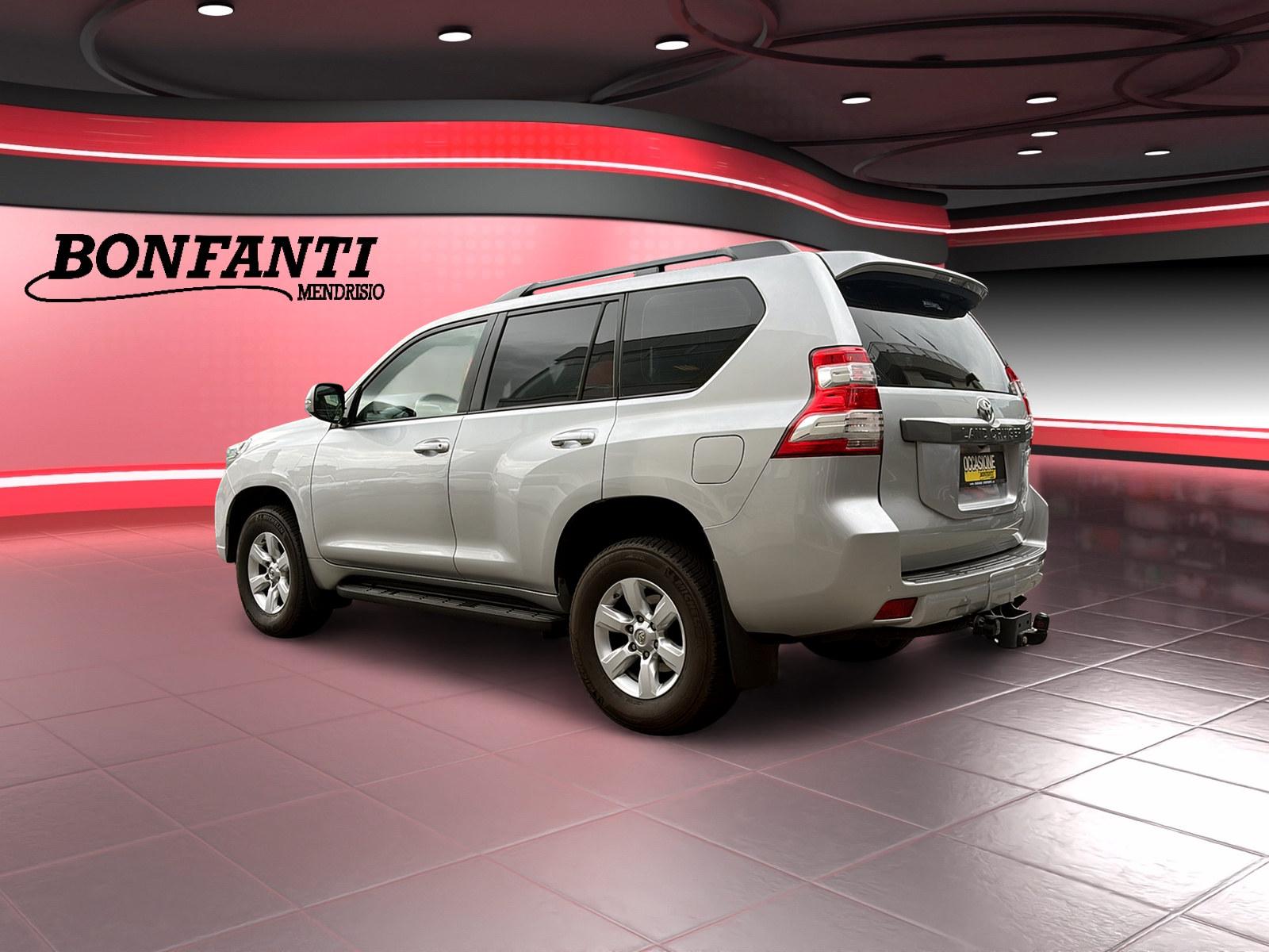 TOYOTA Land Cruiser 3.0 D-4D Linea Luna-image-7