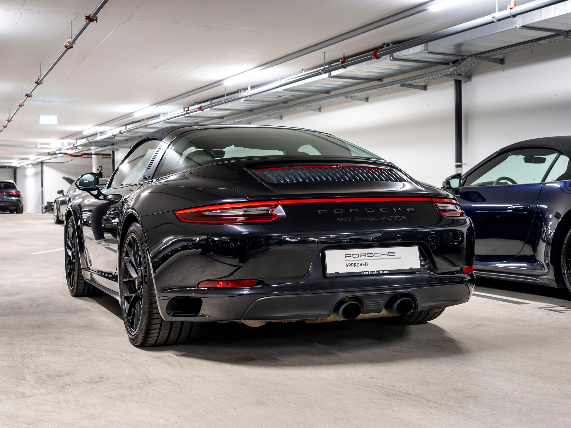 PORSCHE 911 Targa 4 GTS-showroom-element-2