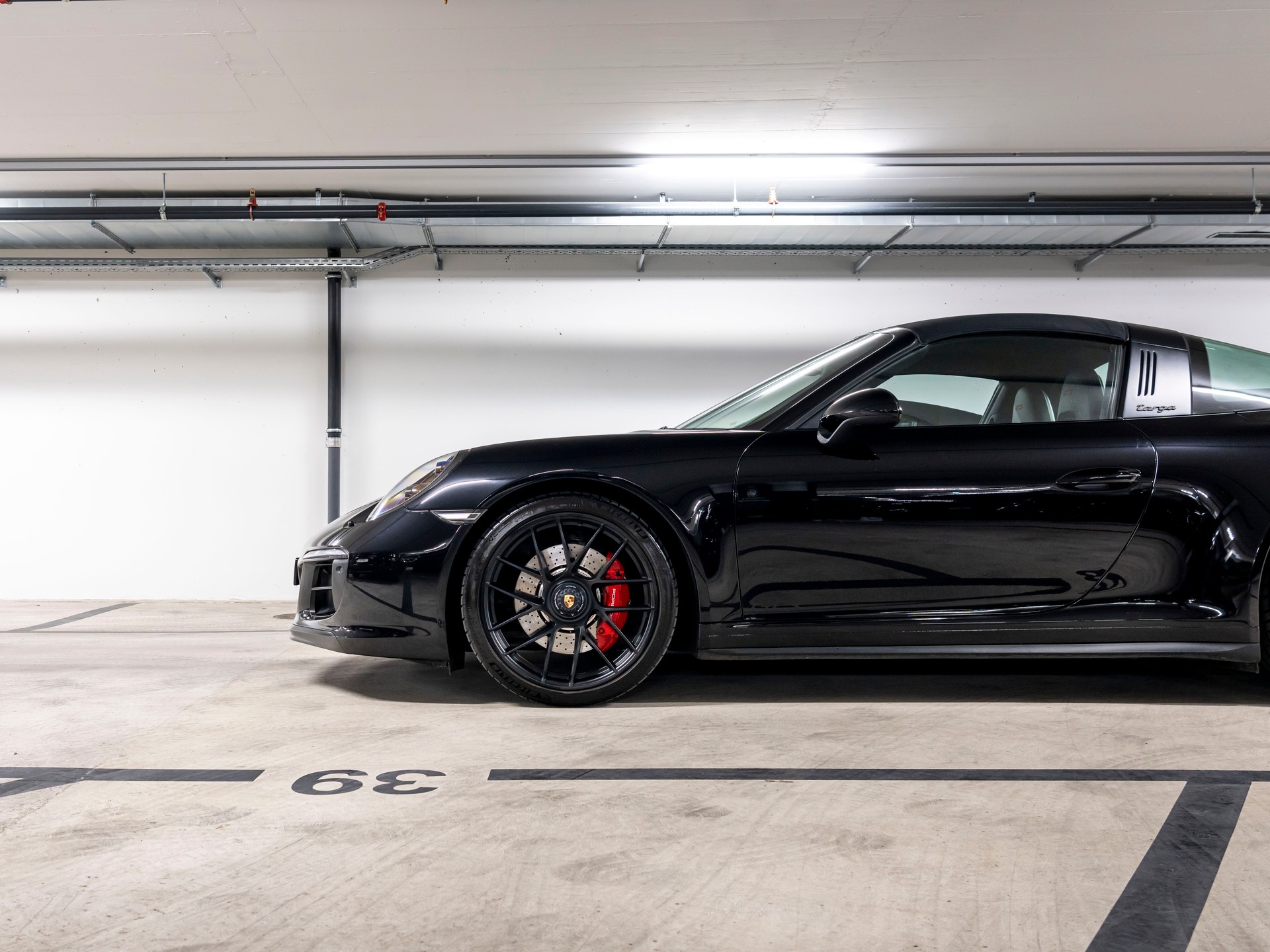 PORSCHE 911 Targa 4 GTS-showroom-element-3