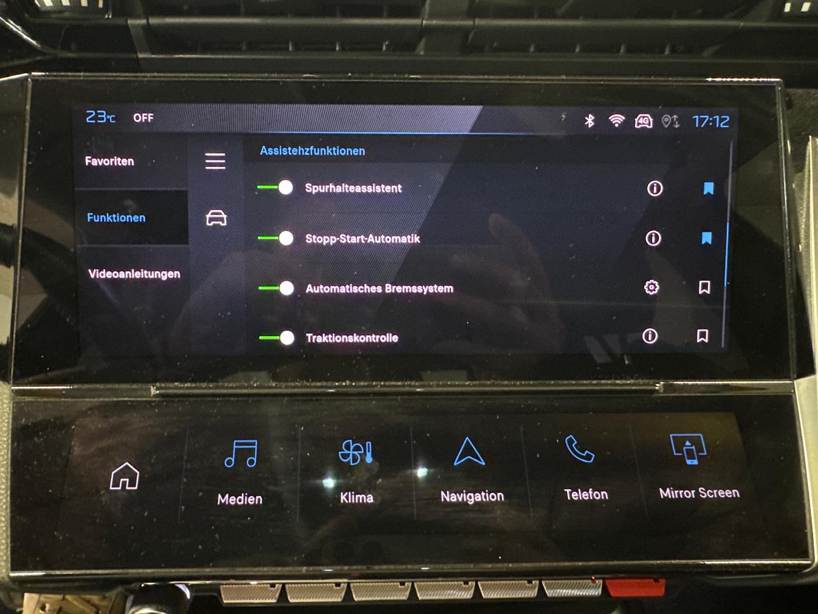 PEUGEOT 308 1.2 PureTech Allure Pack-image-18