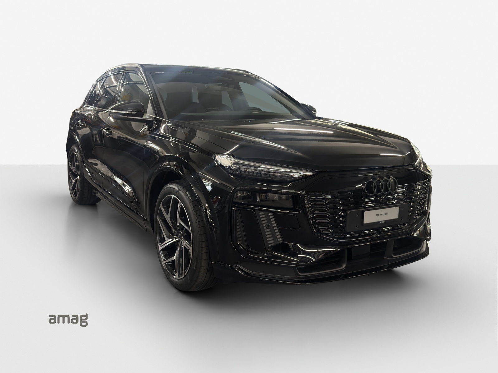 AUDI Q6 e-tron quattro-image-5