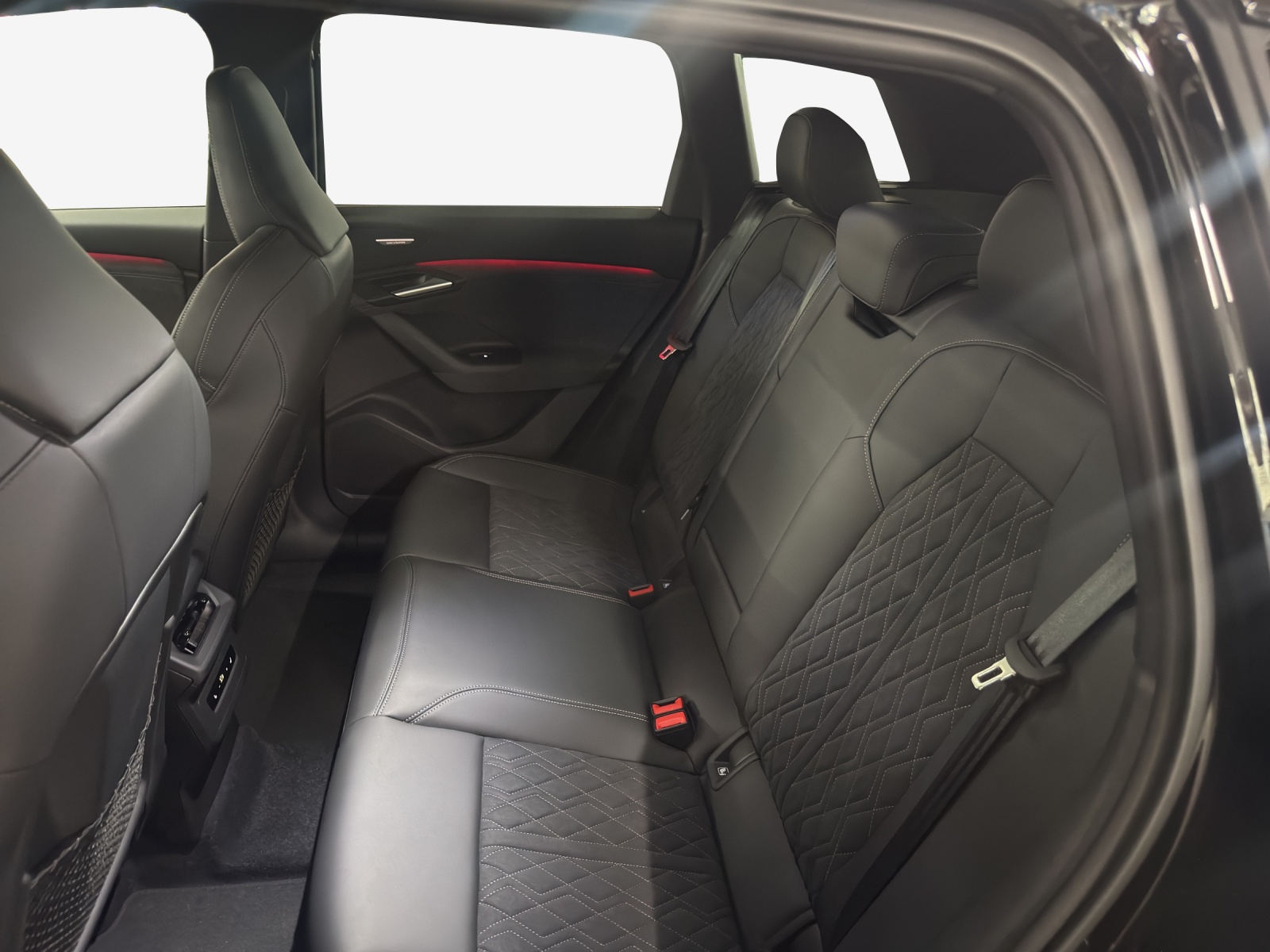 AUDI Q6 e-tron quattro-image-11