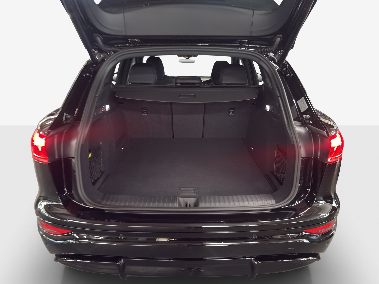 AUDI Q6 e-tron quattro-image-12