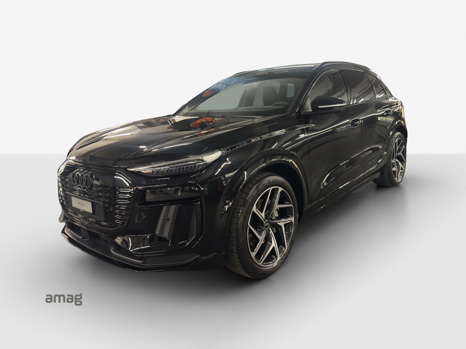 AUDI Q6 e-tron quattro