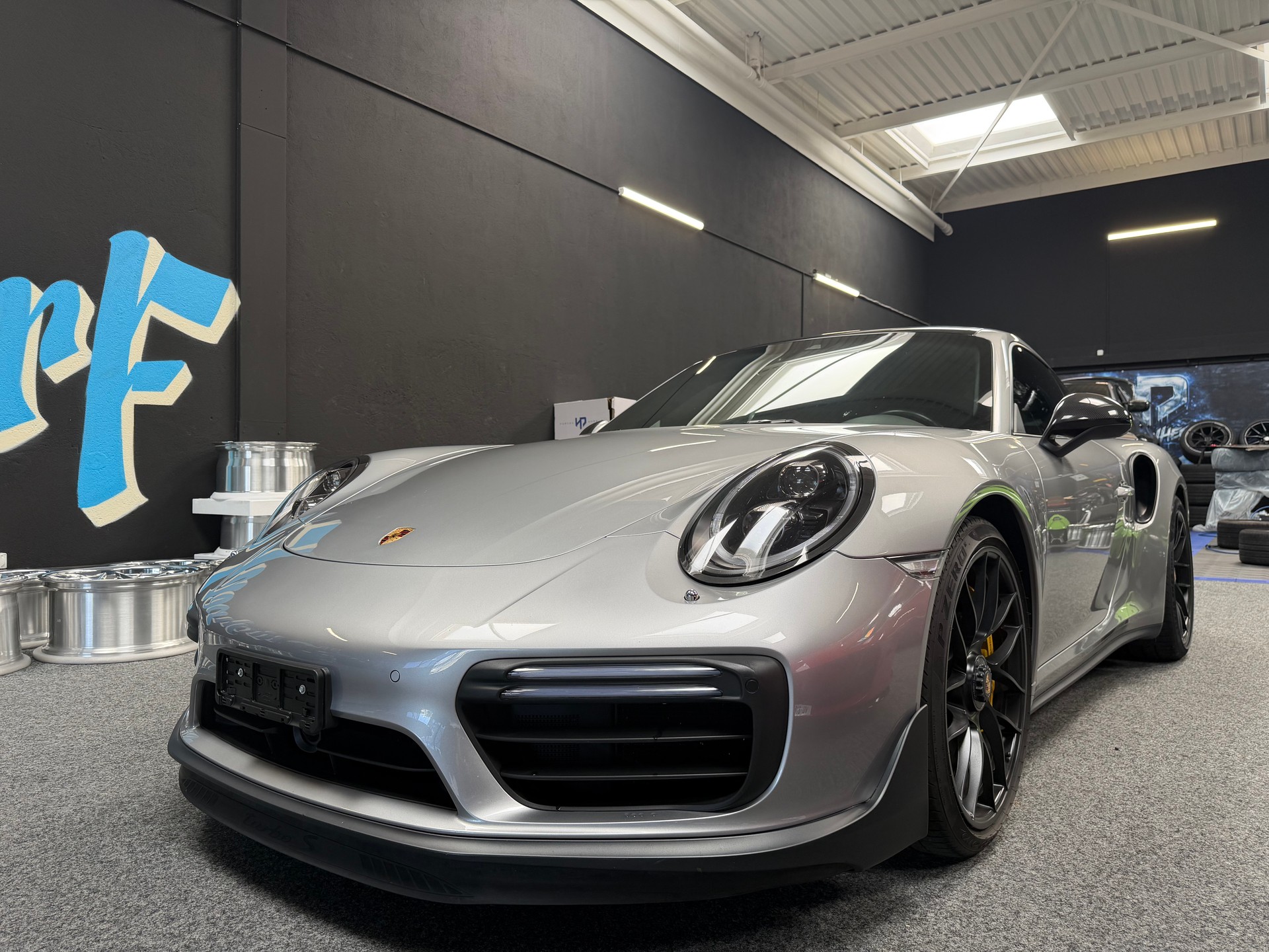 PORSCHE 911 Turbo S PDK-showroom-element-2