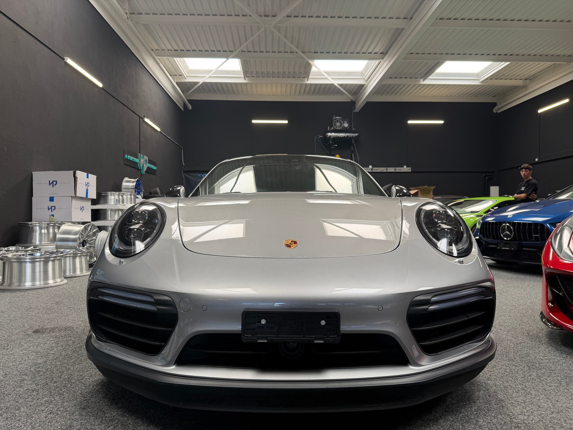 PORSCHE 911 Turbo S PDK-showroom-element-1