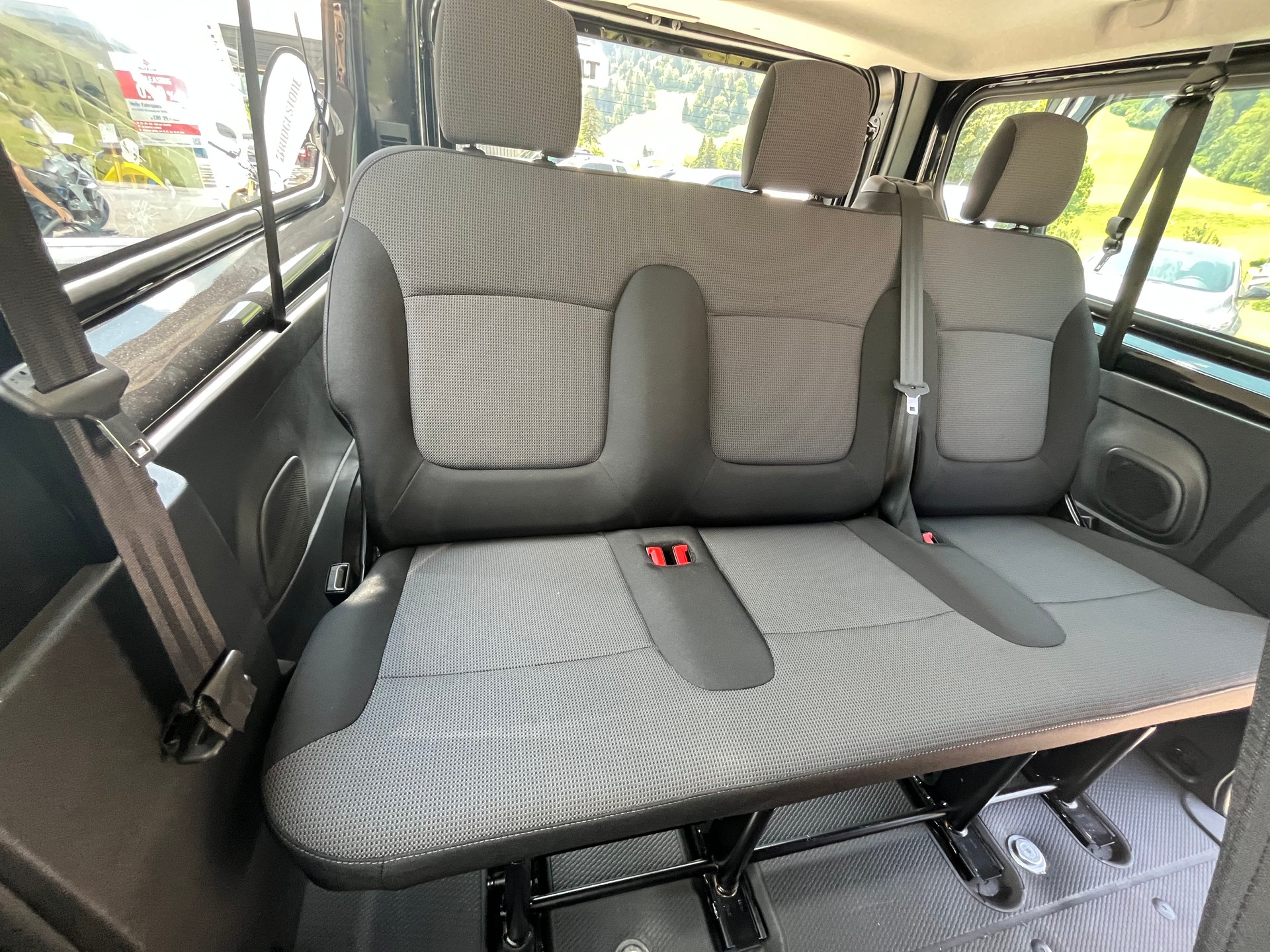 RENAULT Trafic Blue dCi 150 Grand Passenger Evolution EDC-image-14