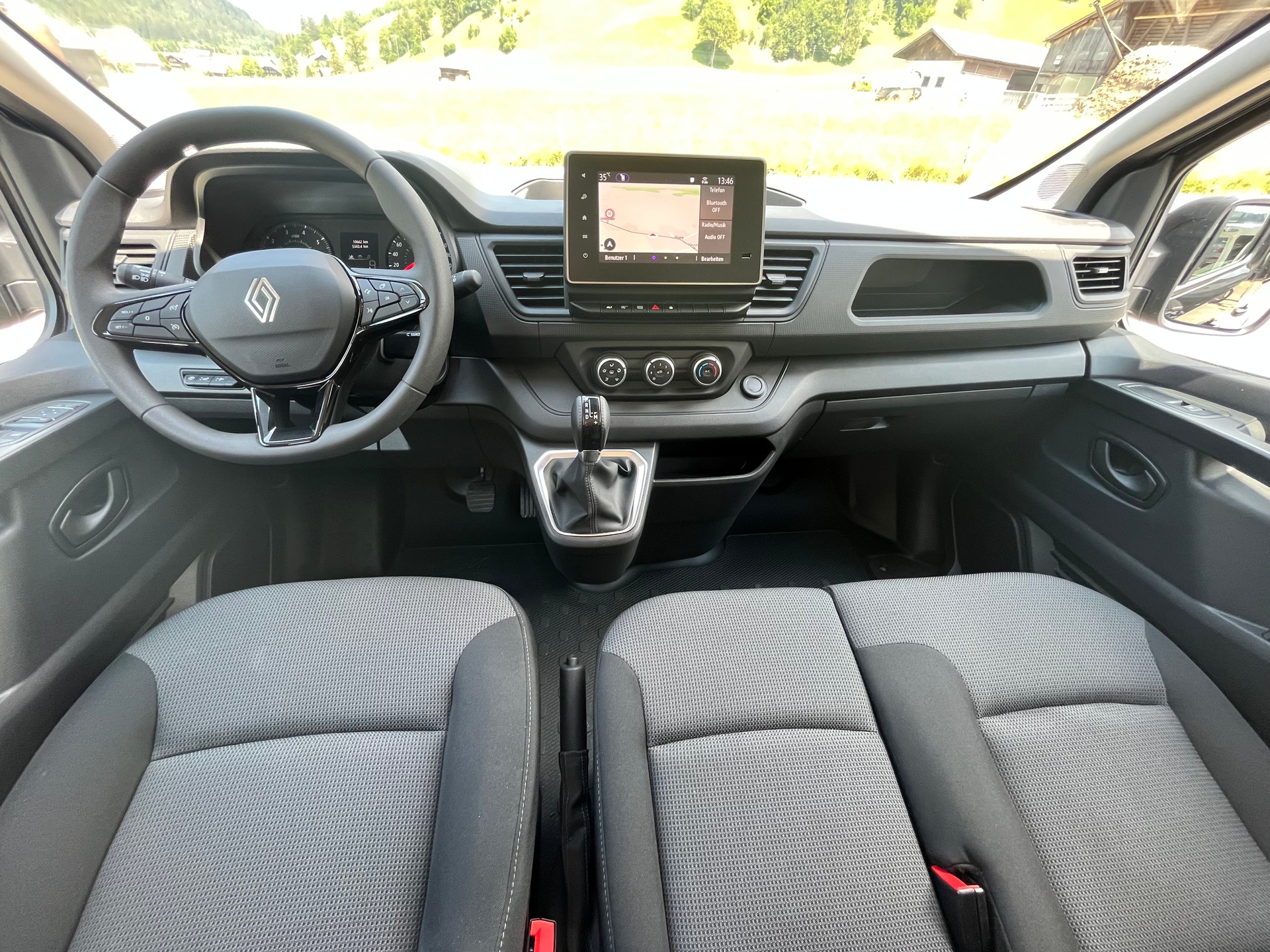 RENAULT Trafic Blue dCi 150 Grand Passenger Evolution EDC-image-12