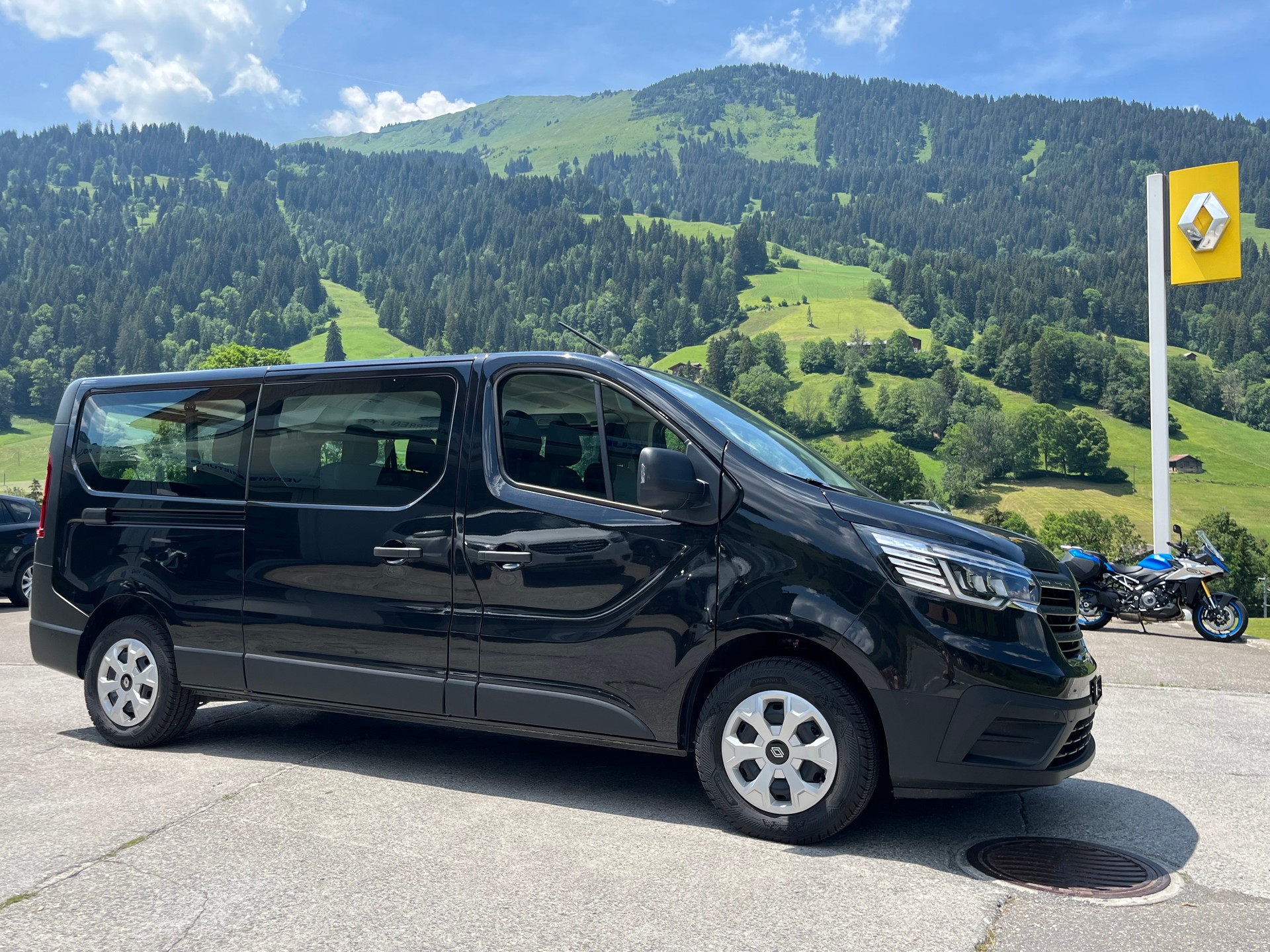 RENAULT Trafic Blue dCi 150 Grand Passenger Evolution EDC-image-1