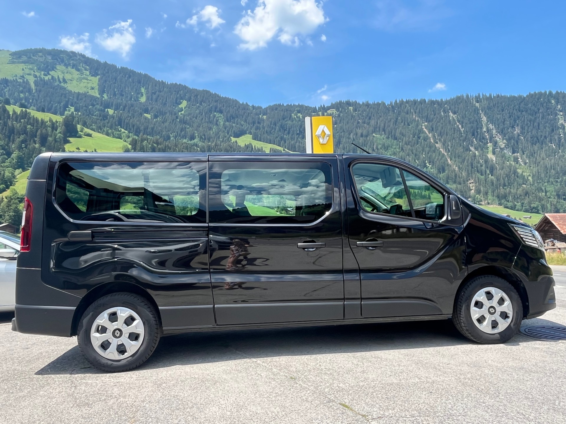 RENAULT Trafic Blue dCi 150 Grand Passenger Evolution EDC-image-2