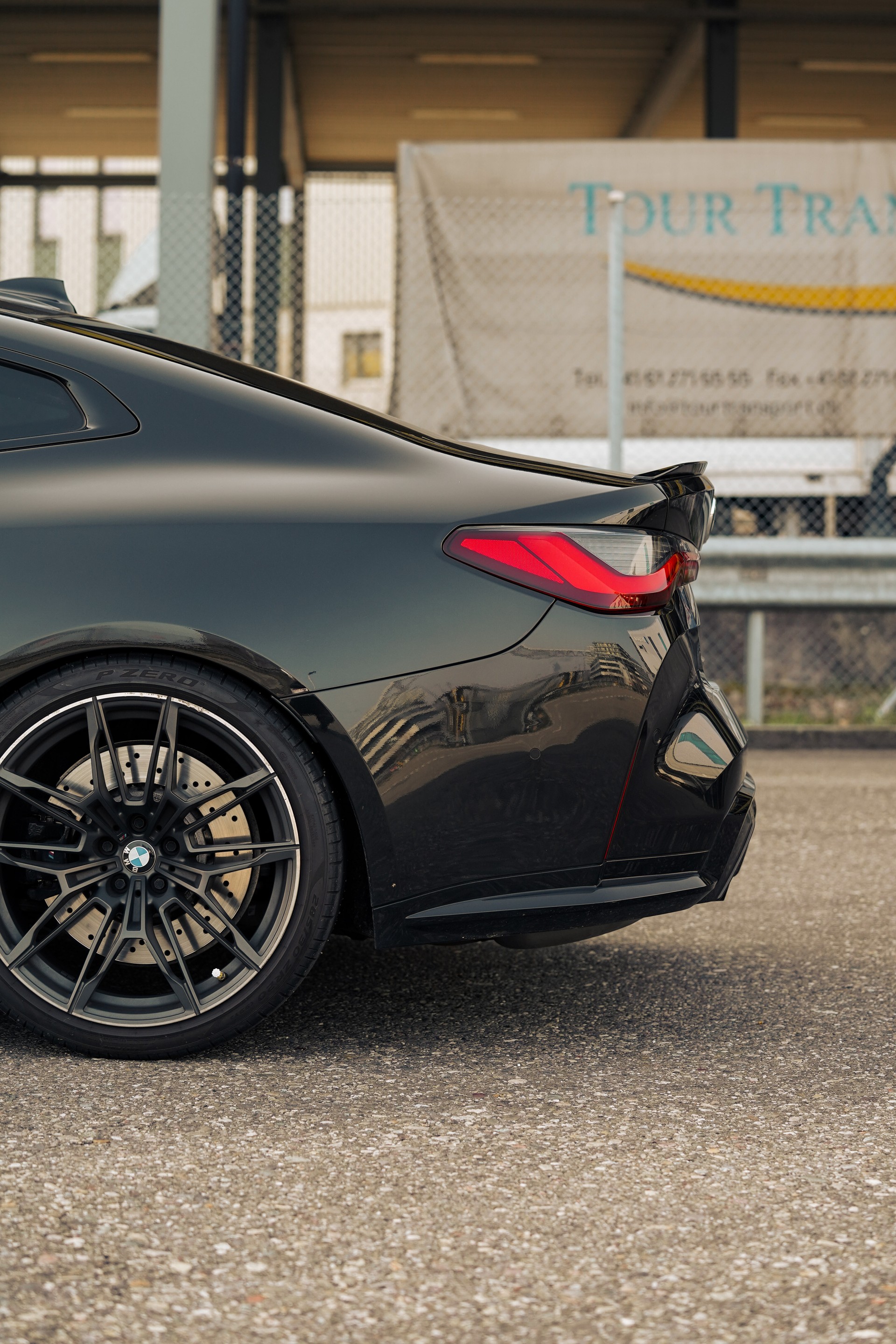 BMW M4 Competition xDrive-image-3