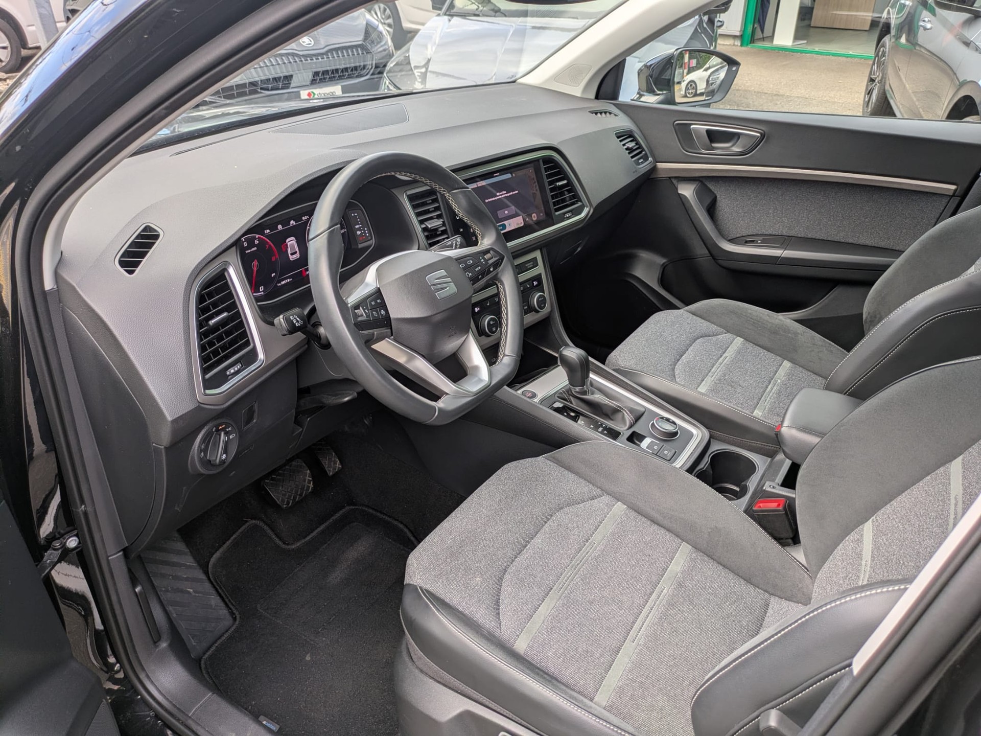 SEAT Ateca 1.5 TSI EVO DSG Experience-image-17