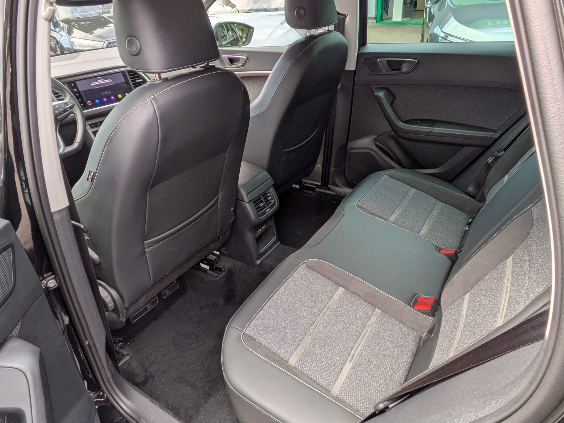 SEAT Ateca 1.5 TSI EVO DSG Experience-image-14