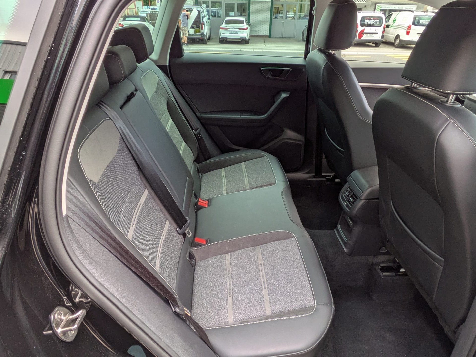 SEAT Ateca 1.5 TSI EVO DSG Experience-image-15