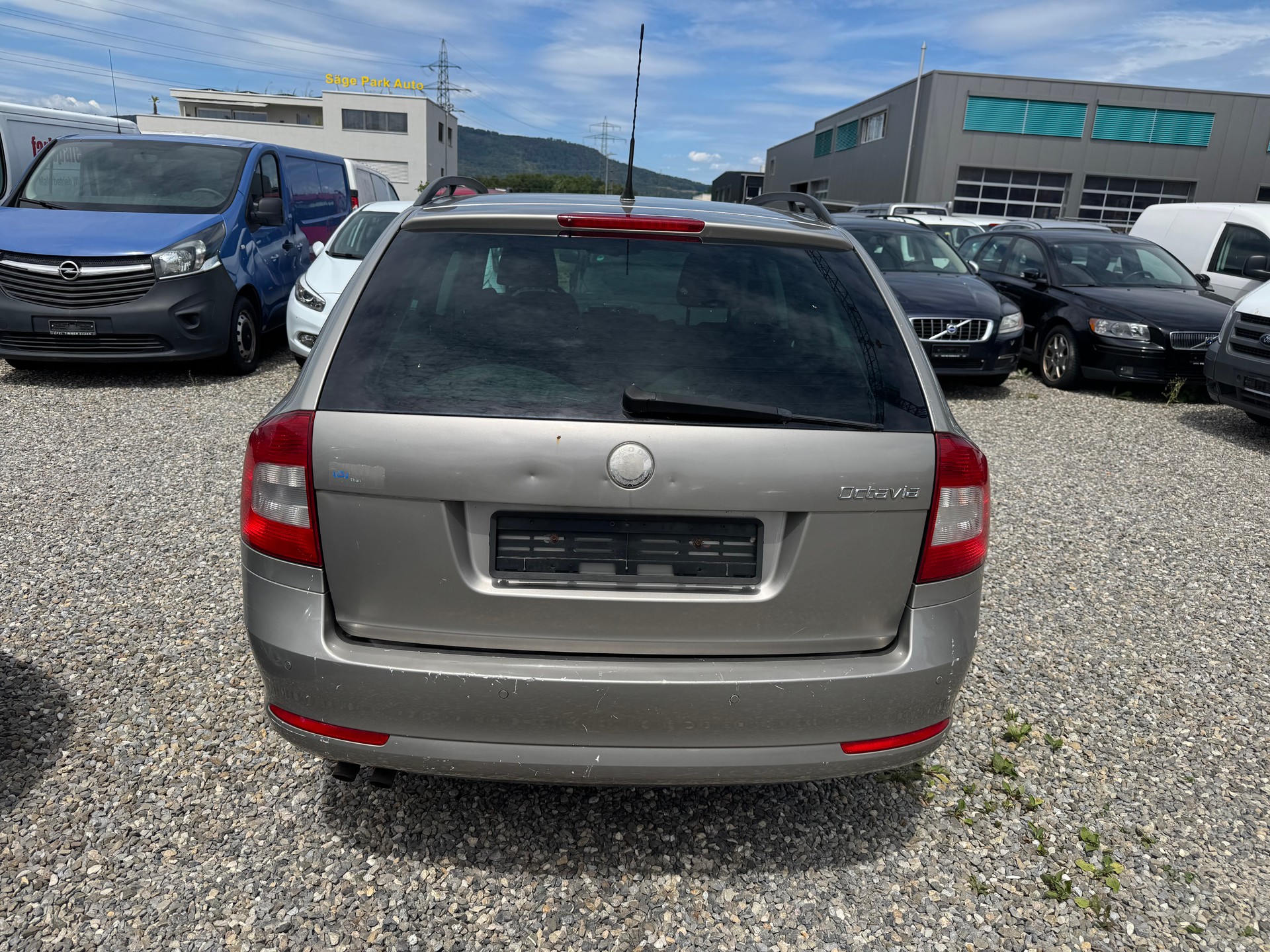 SKODA Octavia Combi 1.9 TDI Swiss Adventure 4x4-image-6