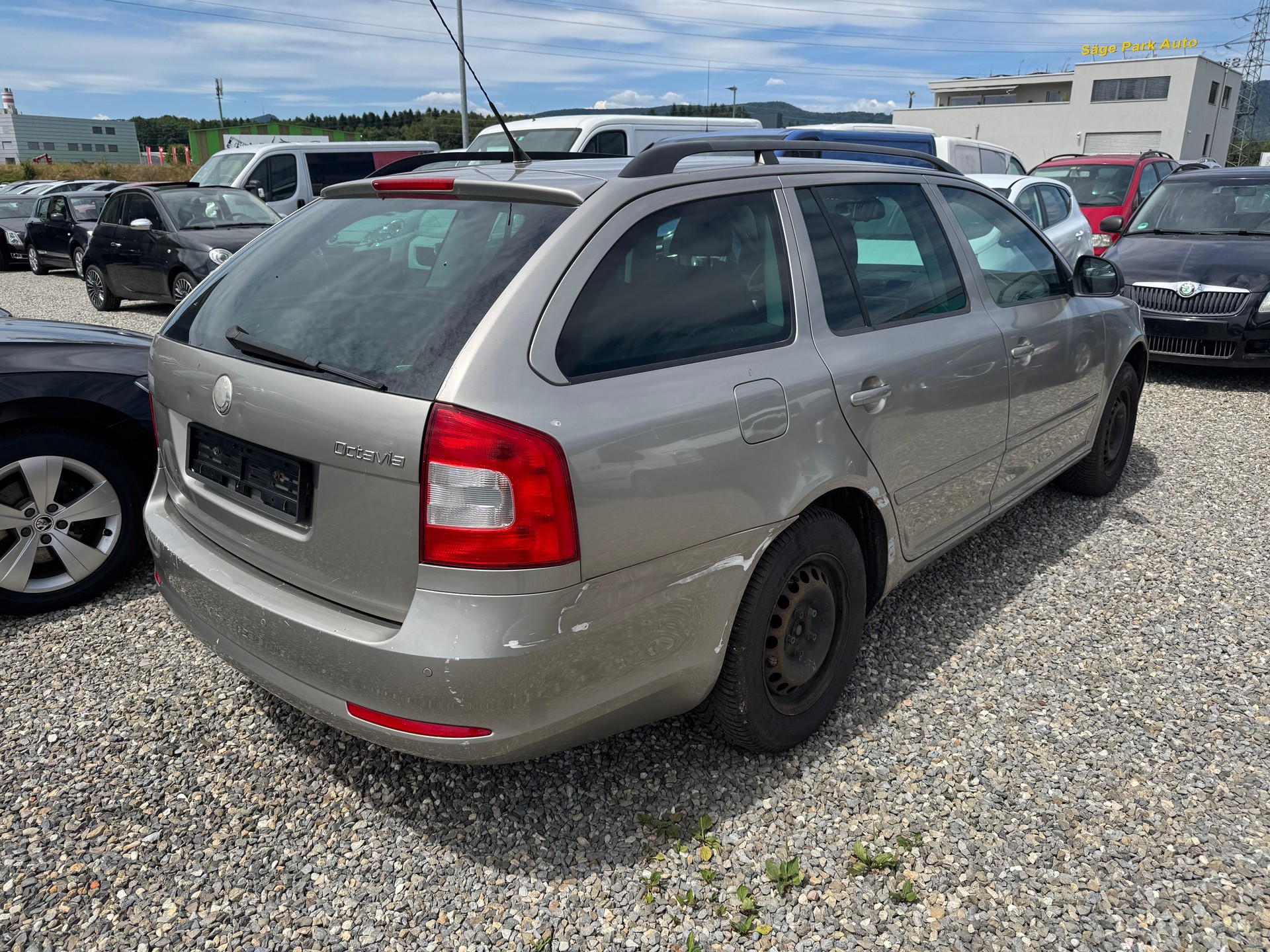 SKODA Octavia Combi 1.9 TDI Swiss Adventure 4x4-image-5