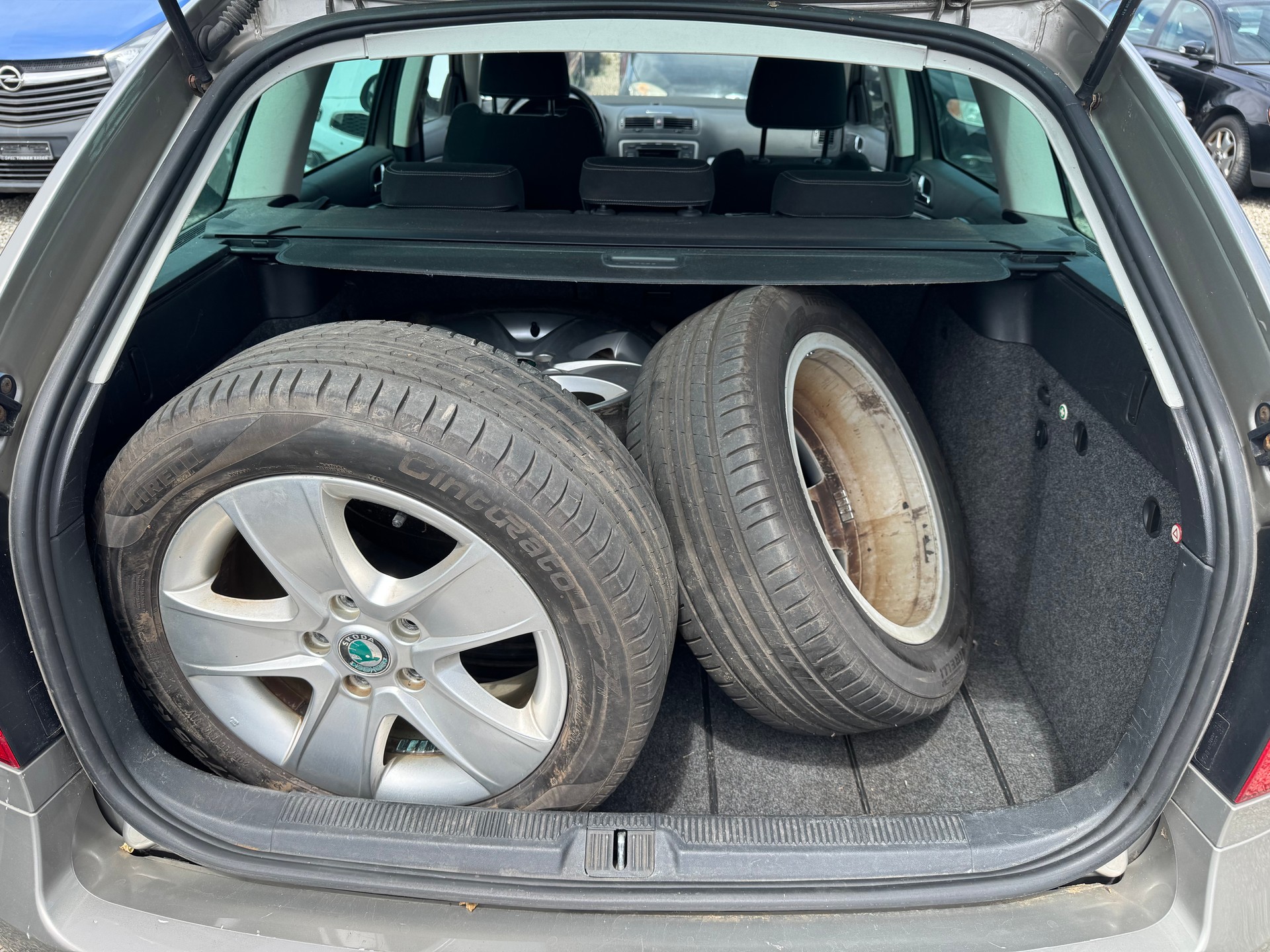SKODA Octavia Combi 1.9 TDI Swiss Adventure 4x4-image-8