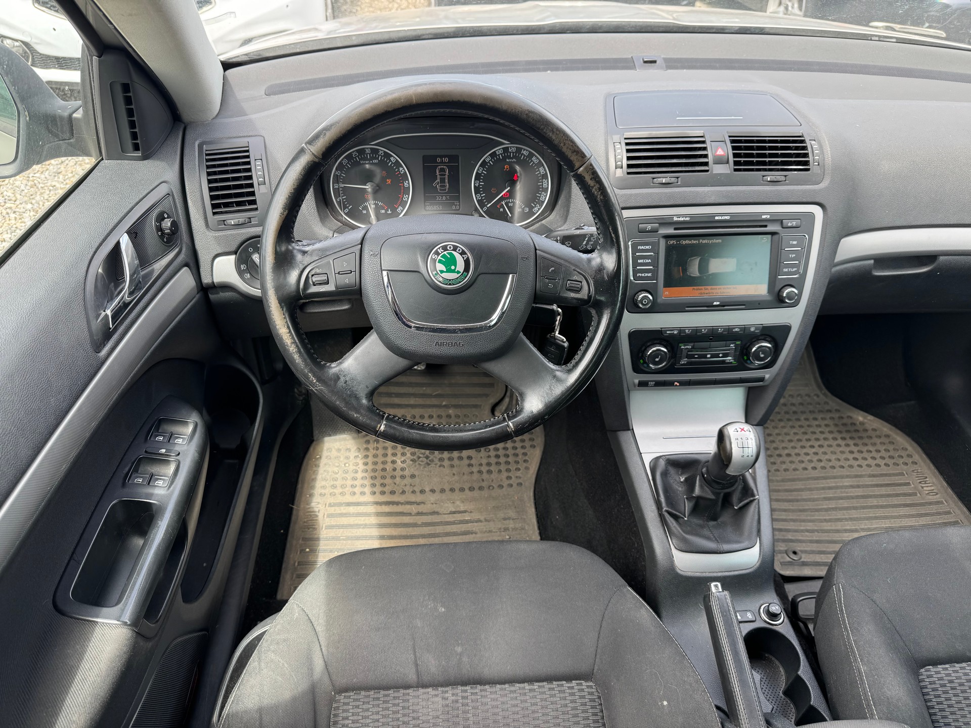 SKODA Octavia Combi 1.9 TDI Swiss Adventure 4x4-image-13