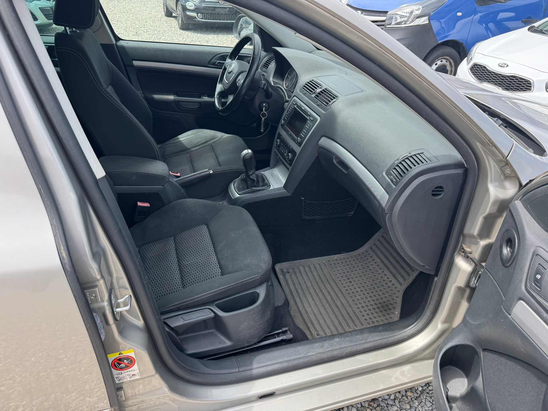 SKODA Octavia Combi 1.9 TDI Swiss Adventure 4x4-image-10