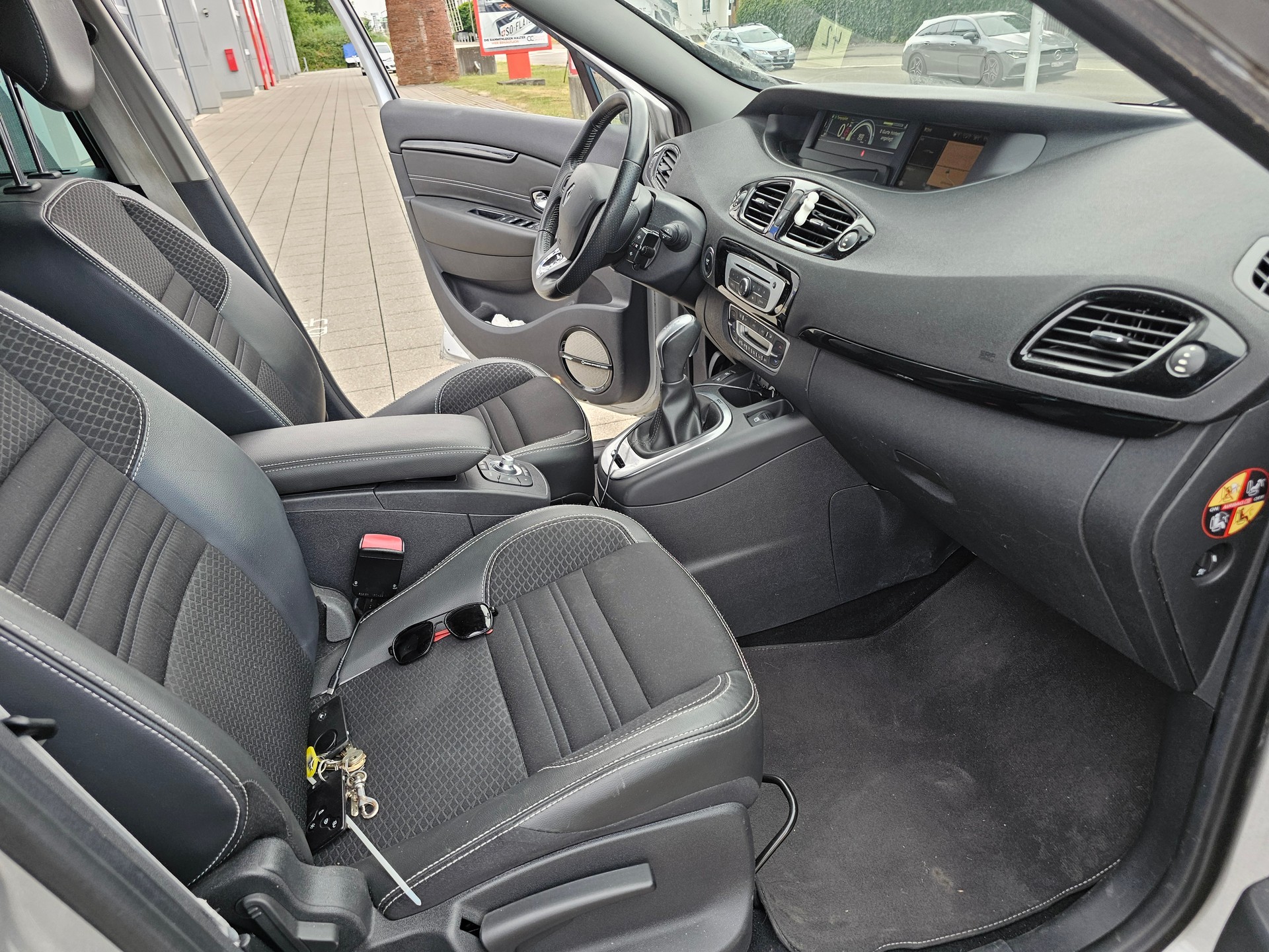 RENAULT Scénic 1.5 dCi Bose EDC-image-13