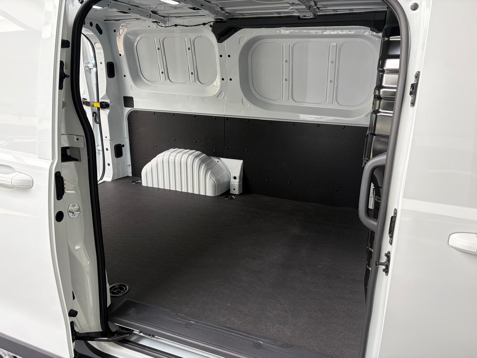 MAXUS Deliver 7 Kaw. L1H1 2.0 TD Base-image-12
