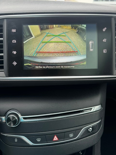 PEUGEOT 308 SW 2.0 BlueHDI Allure Automatic-image-12