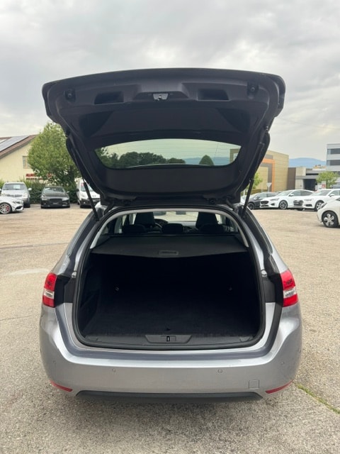 PEUGEOT 308 SW 2.0 BlueHDI Allure Automatic-image-22