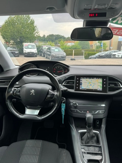 PEUGEOT 308 SW 2.0 BlueHDI Allure Automatic-image-7