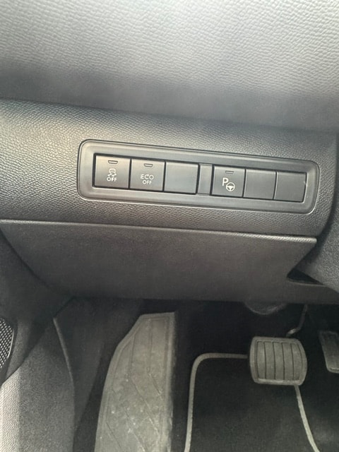 PEUGEOT 308 SW 2.0 BlueHDI Allure Automatic-image-16