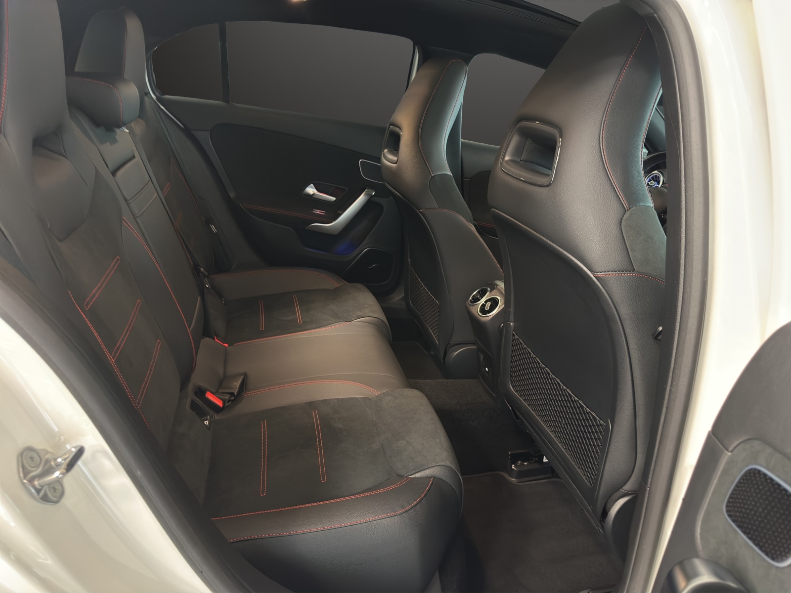 MERCEDES-BENZ A AMG 35 4Matic 8G-DCT-image-11