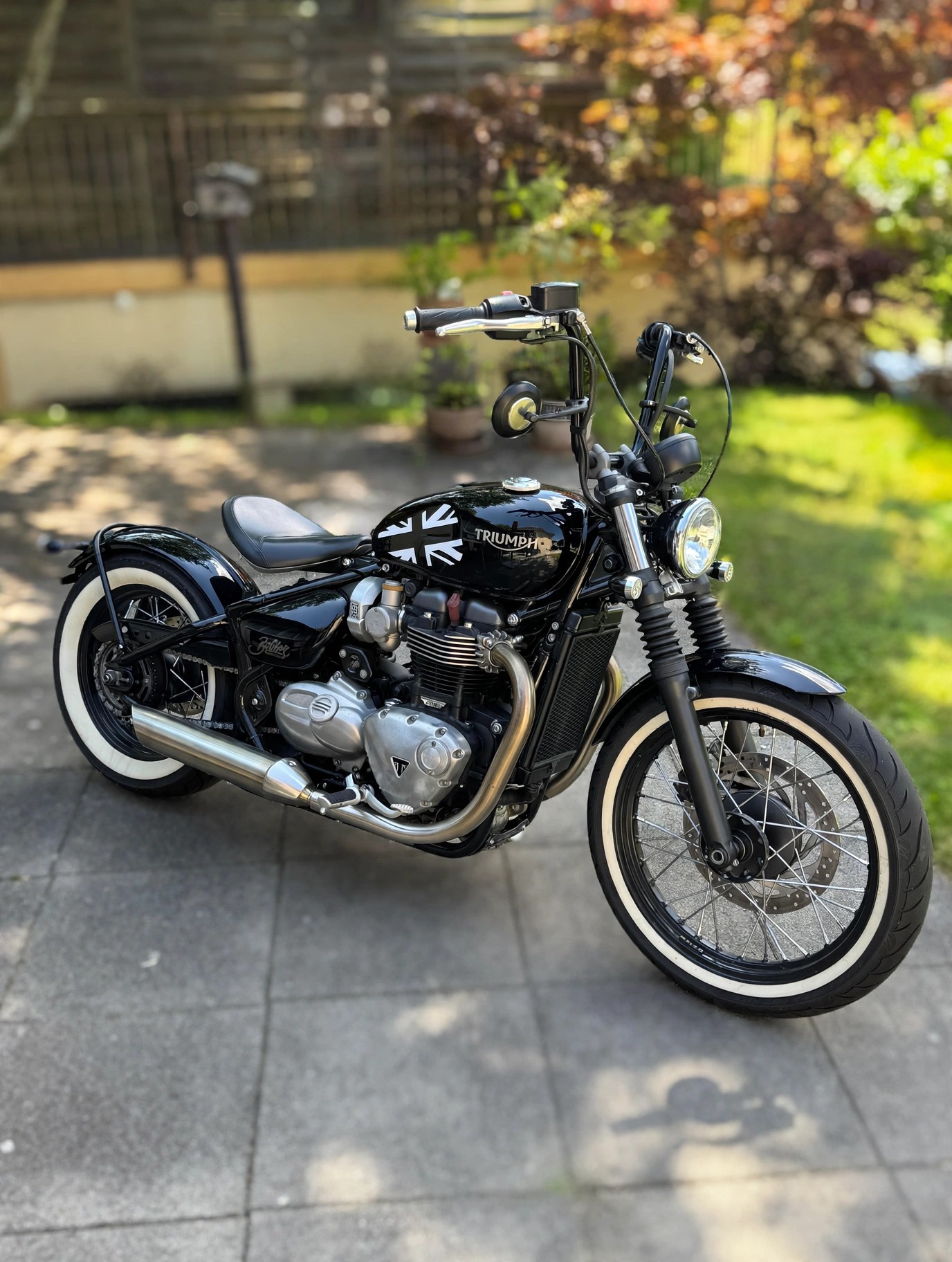 TRIUMPH Bonneville 1200 Bobber ABS-image-1