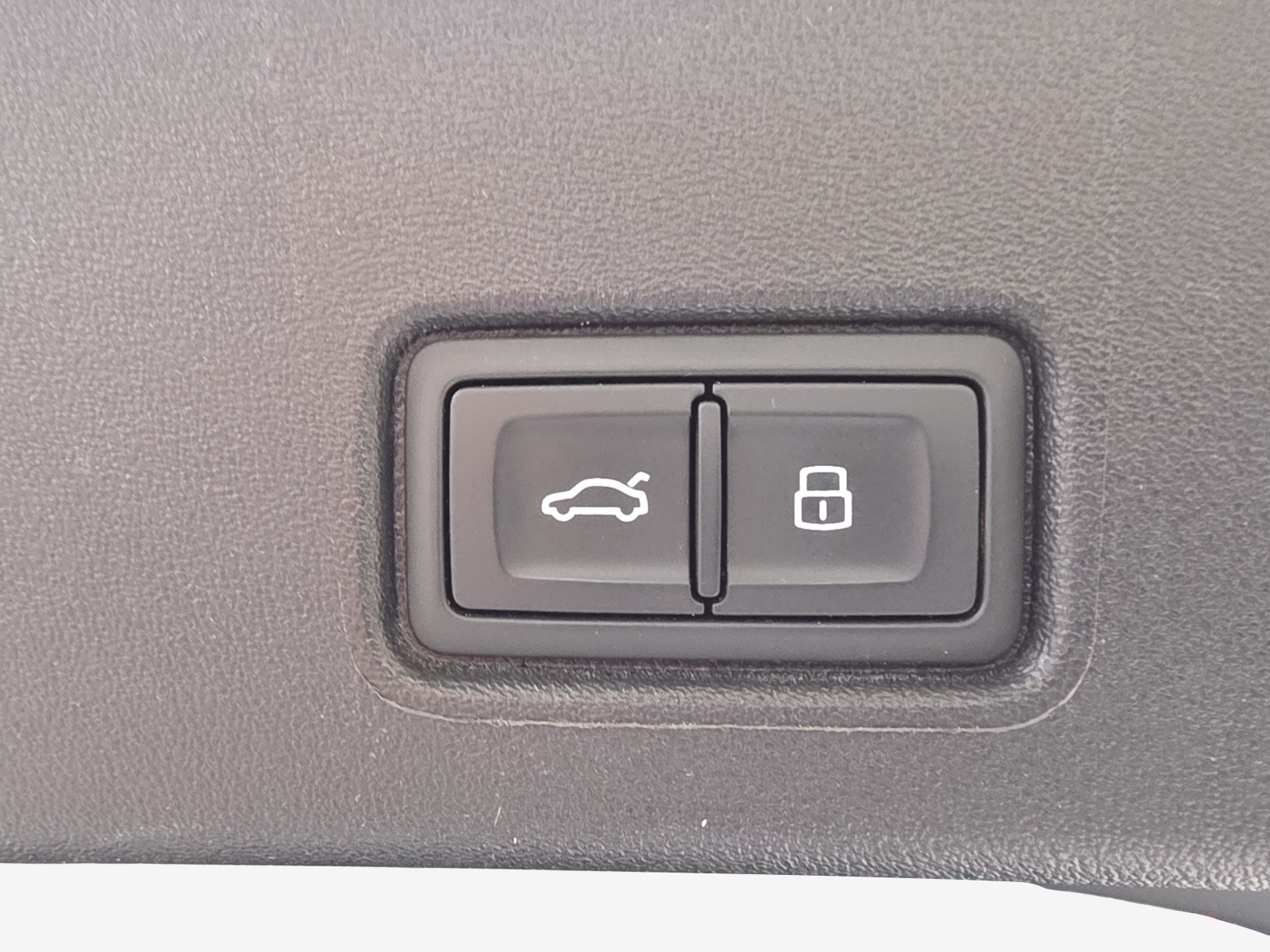 AUDI Q4 e-tron 40-image-14