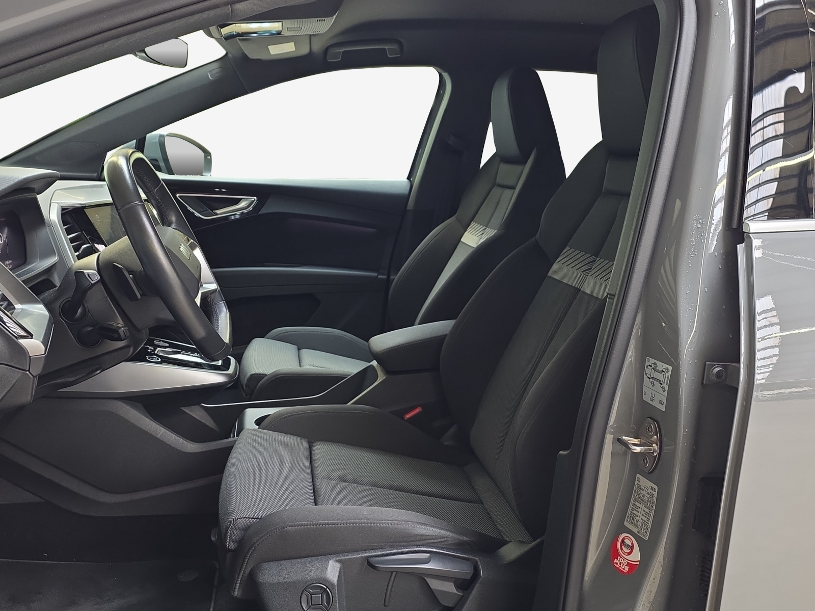 AUDI Q4 e-tron 40-image-8