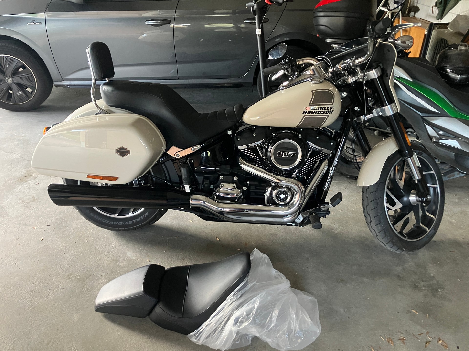 HARLEY-DAVIDSON FLSB Sport Glide 107-image-4