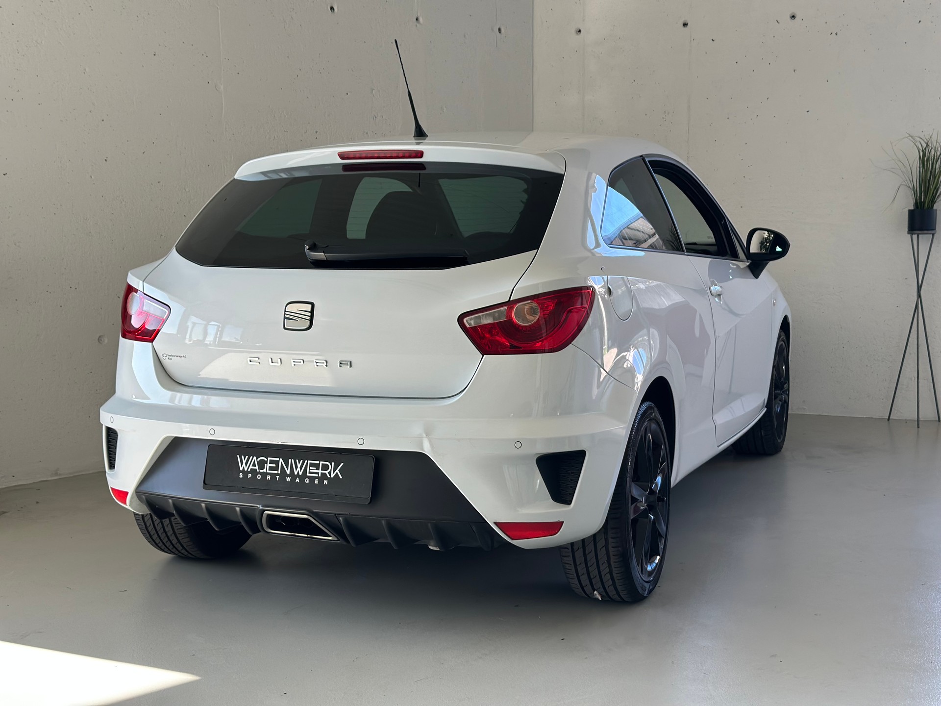 SEAT Ibiza SC 1.4 TSI Cupra R-Evolution DSG-image-5