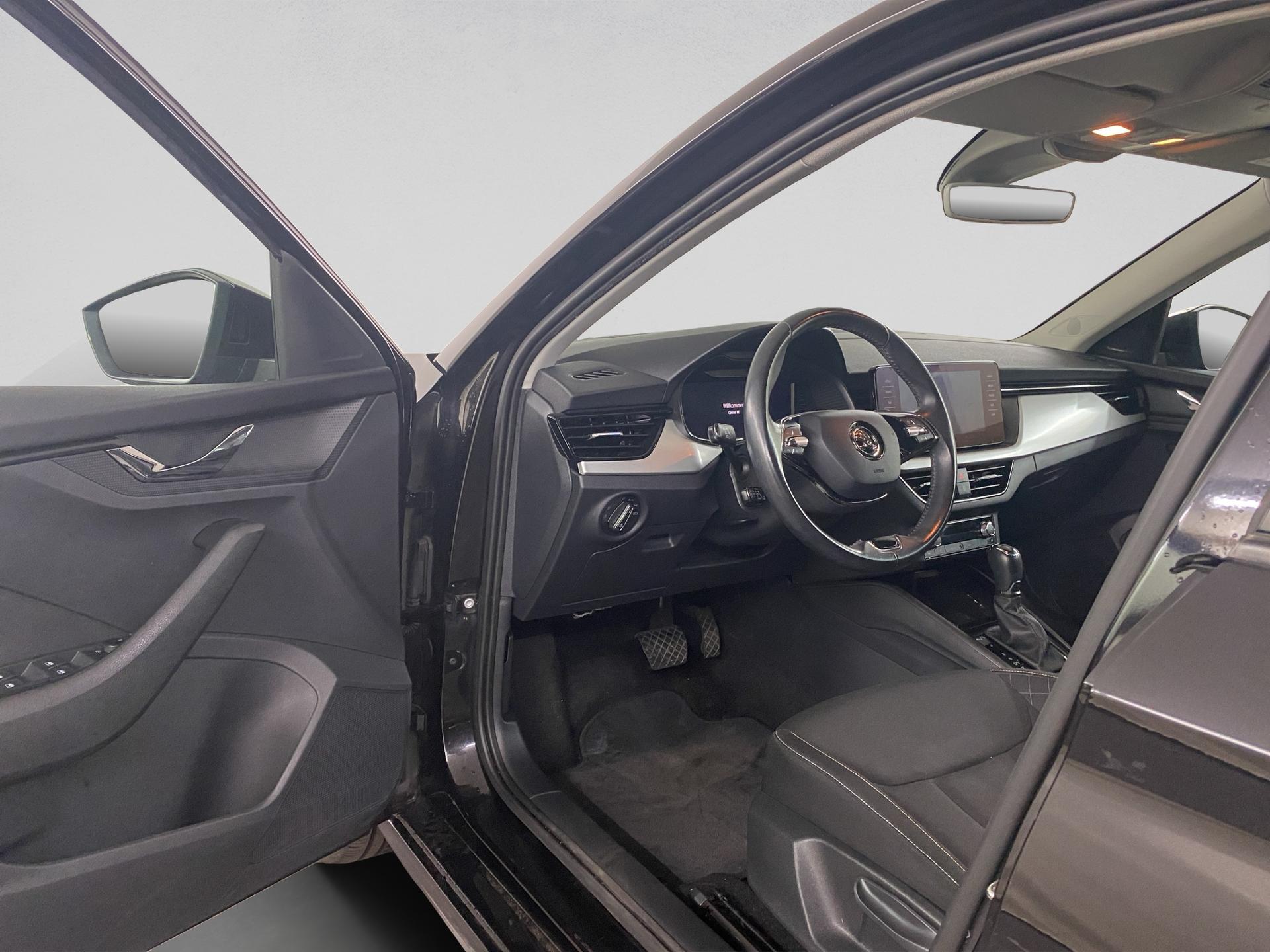 SKODA Kamiq 1.5 TSI ACT Ambition DSG-image-23