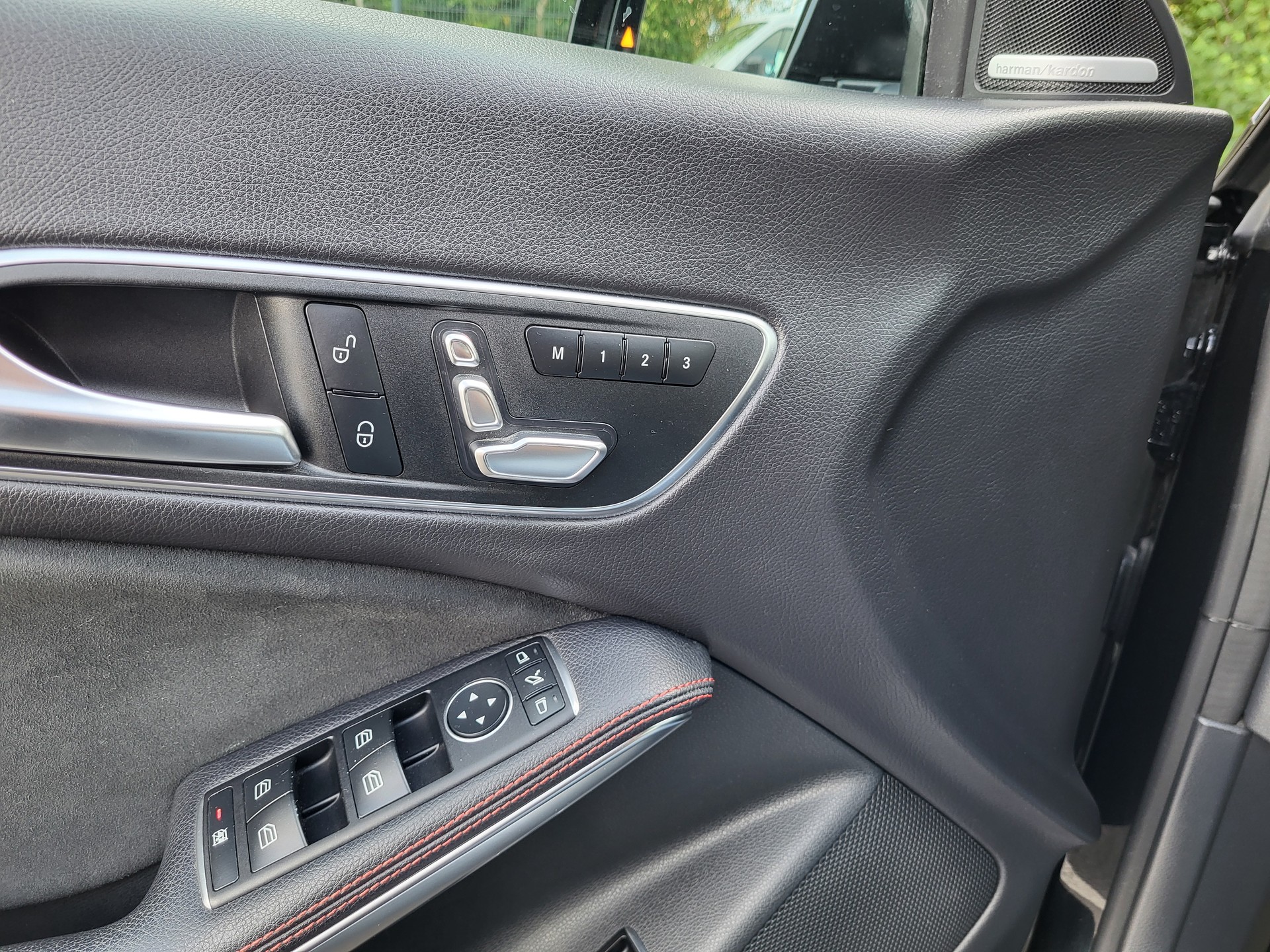 MERCEDES-BENZ CLA 250 Sport 4Matic-image-12