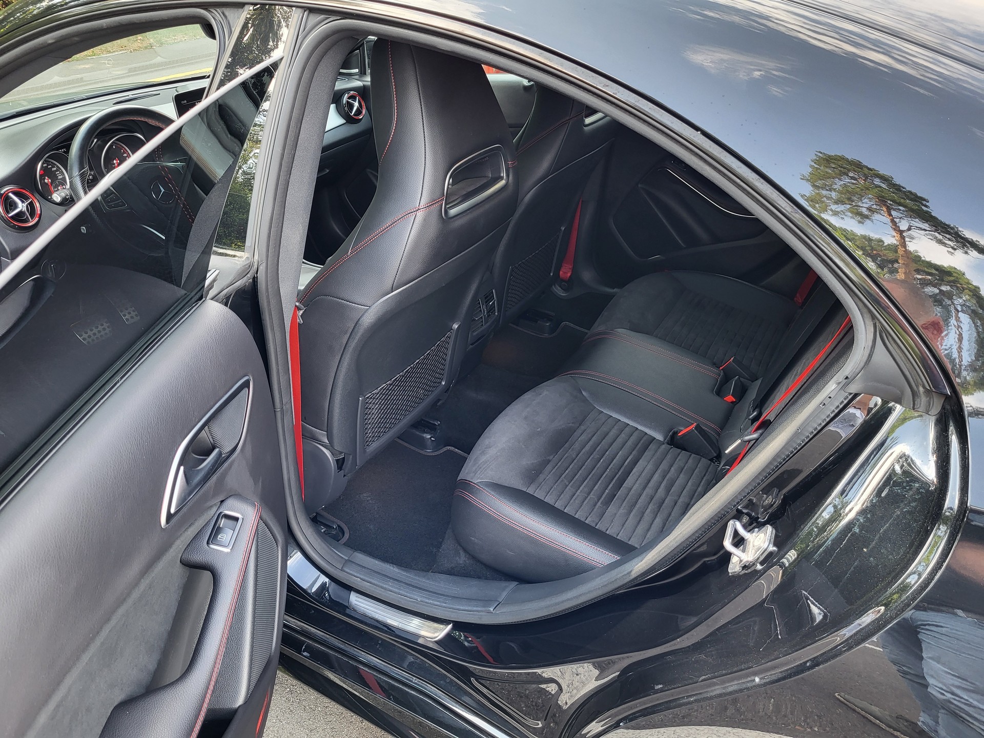 MERCEDES-BENZ CLA 250 Sport 4Matic-image-5