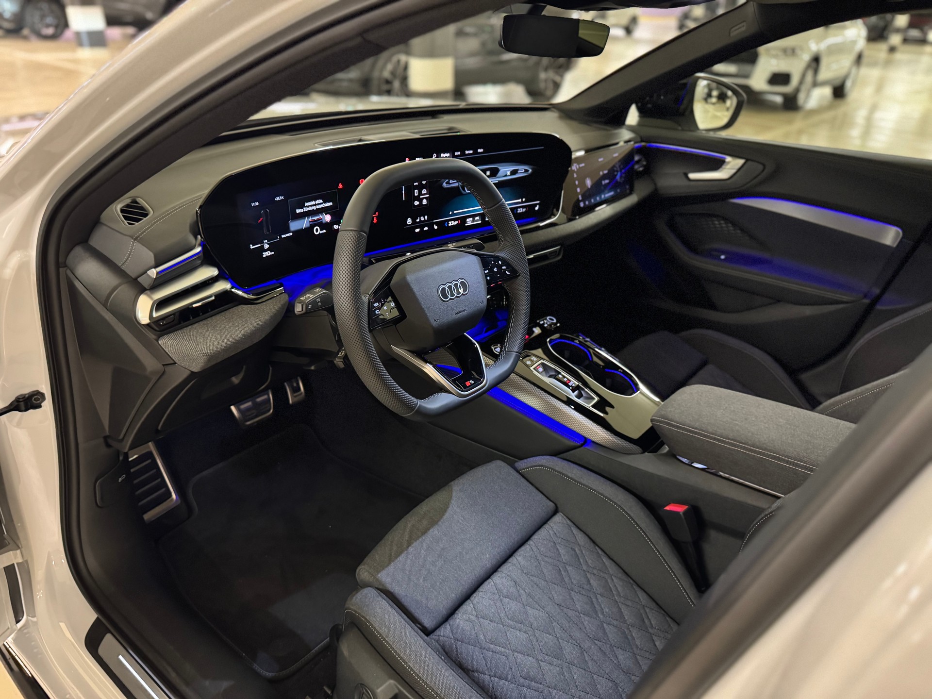 AUDI A5 Limousine TFSI 150 kW S tronic-image-8